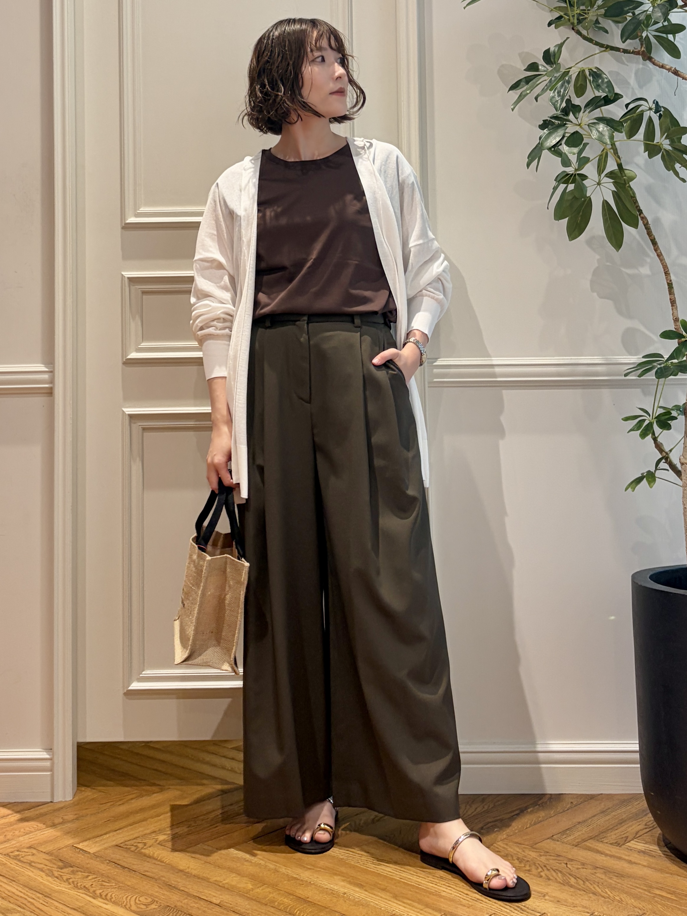 nakaoさんの「DRESSTERIOR｜NICOLAS LAINAS（ニコラスライナス）ソフトソールトングサンダル」を使ったコーディネート