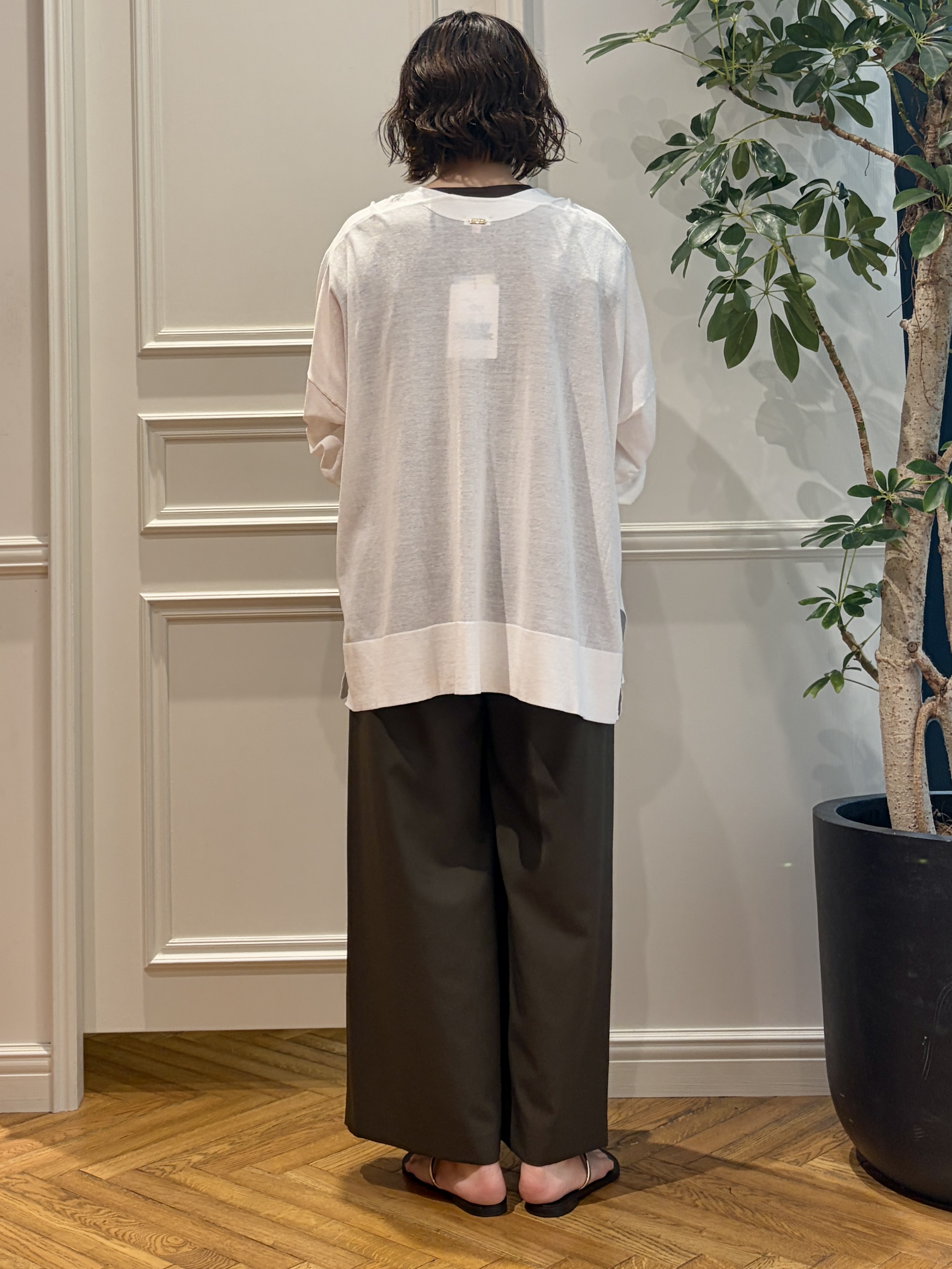 nakaoさんの「DRESSTERIOR｜NICOLAS LAINAS（ニコラスライナス）ソフトソールトングサンダル」を使ったコーディネート
