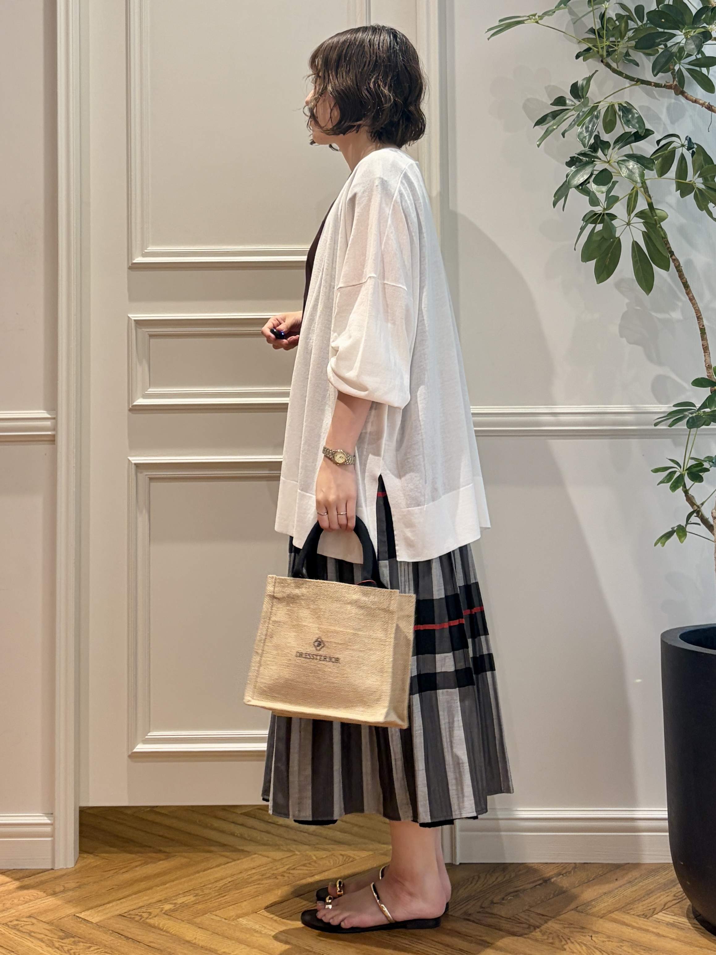 nakaoさんの「DRESSTERIOR｜NICOLAS LAINAS（ニコラスライナス）ソフトソールトングサンダル」を使ったコーディネート