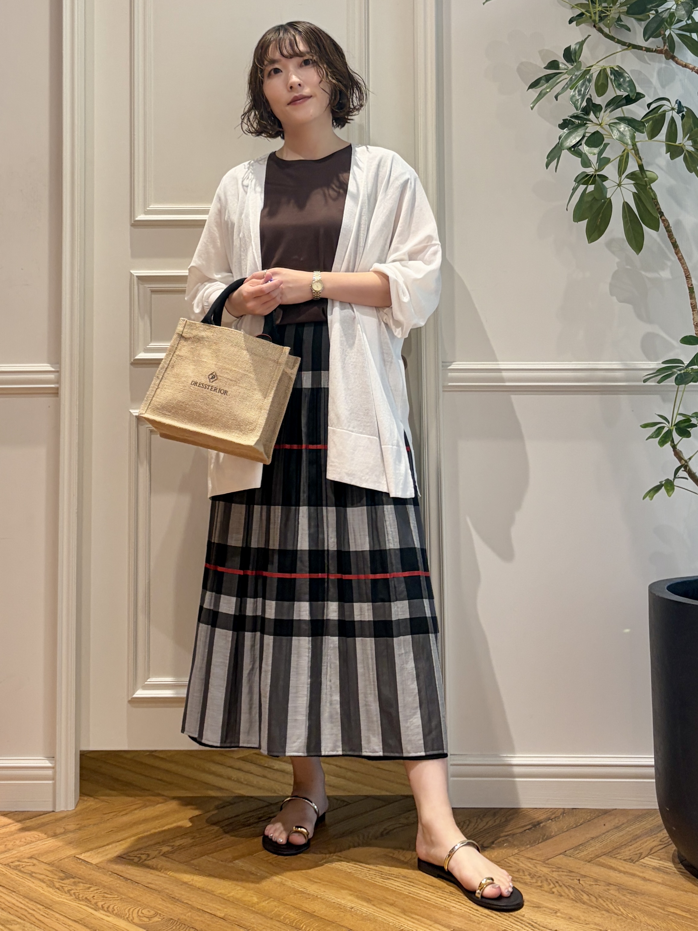 nakaoさんの「DRESSTERIOR｜NICOLAS LAINAS（ニコラスライナス）ソフトソールトングサンダル」を使ったコーディネート