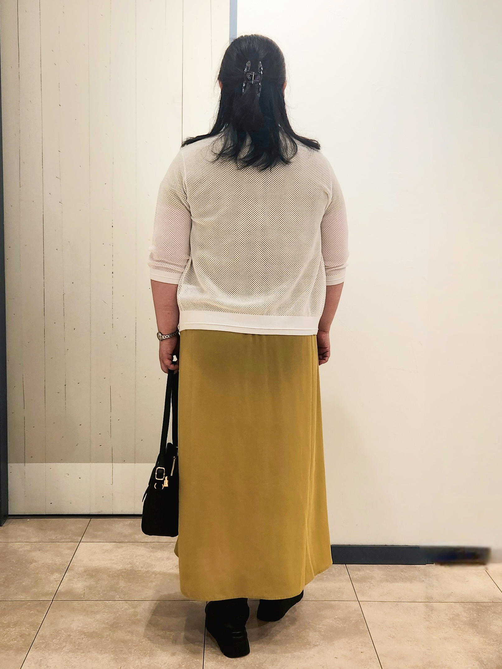 minoriさんの「grove｜【貴島明日香さん着用・洗える】透けない、大人のメッシュカーディガン」を使ったコーディネート