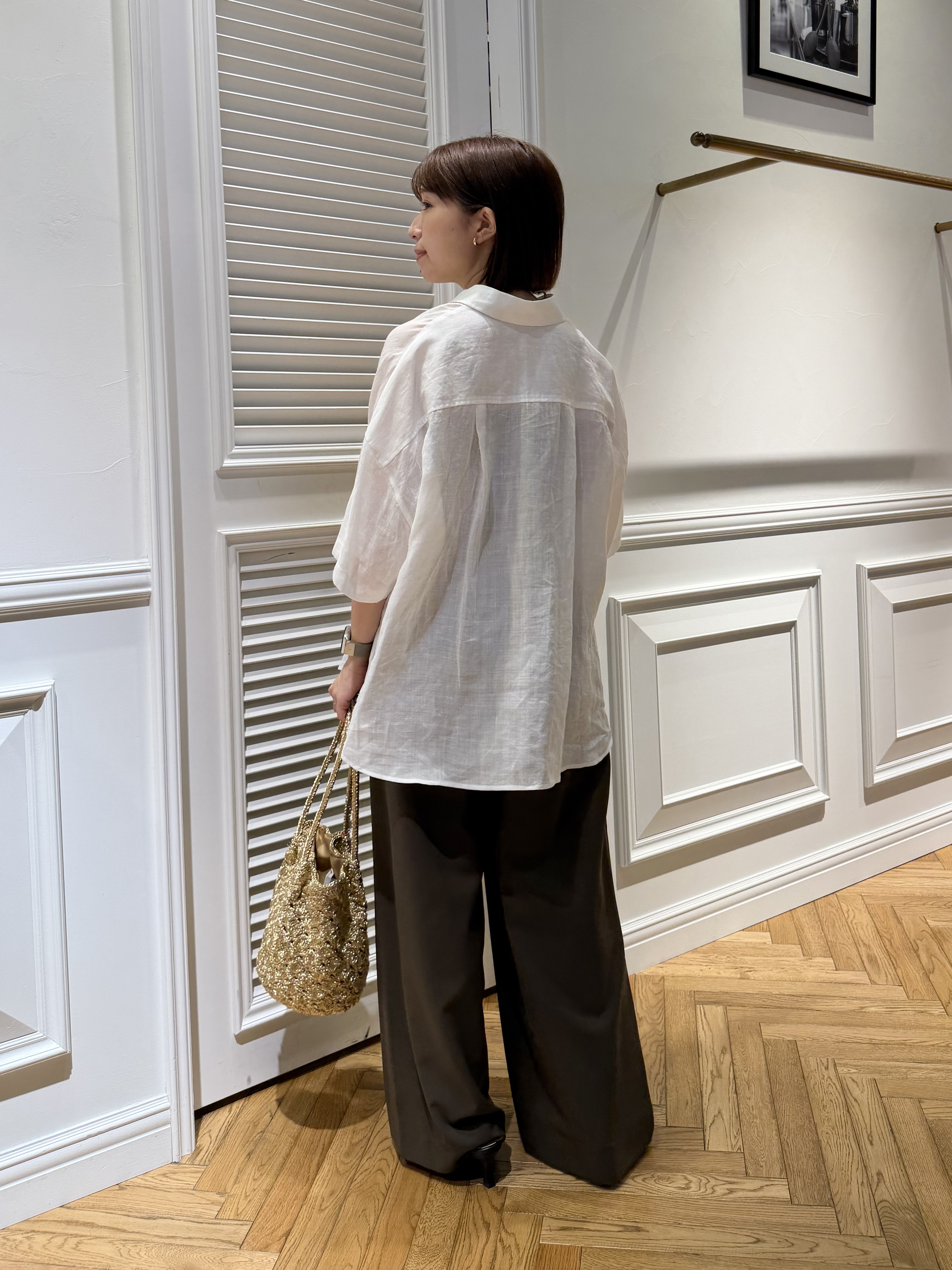 つじ まこさんの「DRESSTERIOR｜ピュアラミー シャツ」を使ったコーディネート