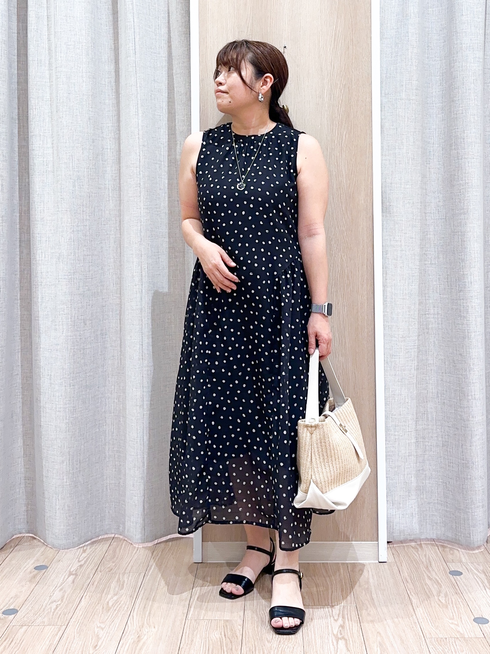 naoさんの「grove｜【洗濯機OK】朝晩の気温差に◎軽やかシアーナイロンフーディブルゾン」を使ったコーディネート