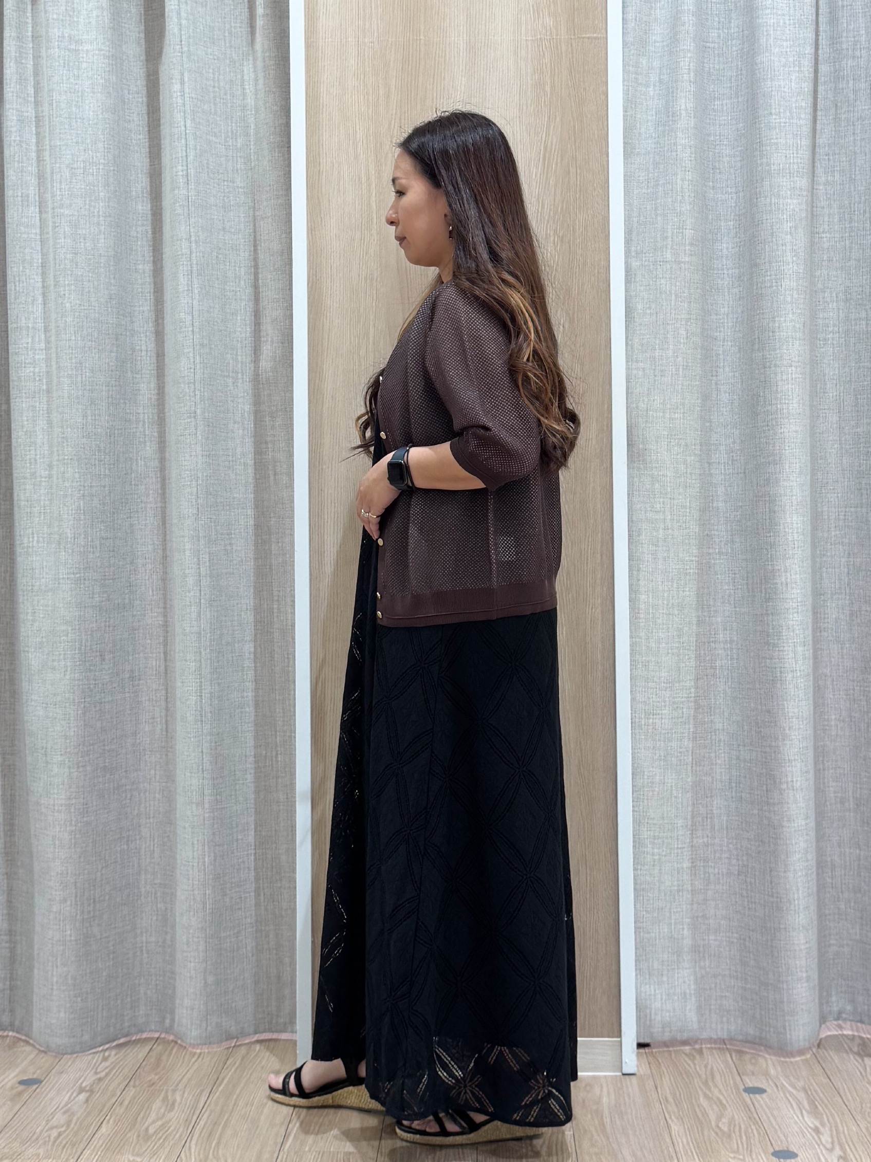 sachiさんの「grove｜【貴島明日香さん着用・洗える】透けない、大人のメッシュカーディガン」を使ったコーディネート
