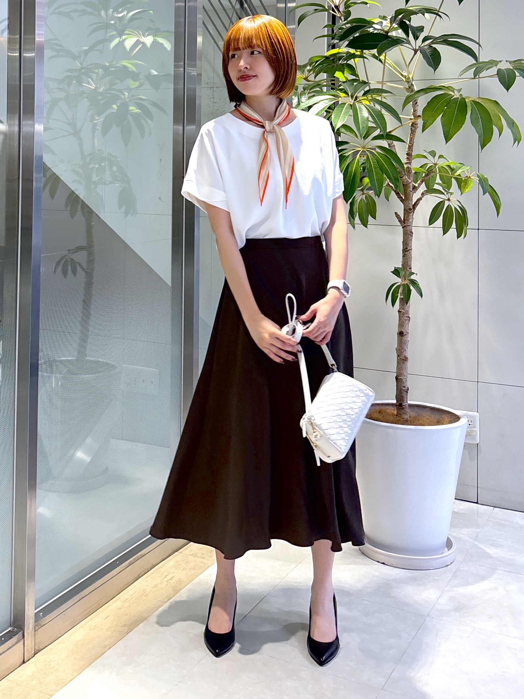yukaさんの「UNTITLED｜【前後2WAY/はっ水/セットアップ可】リラクシーフレンチスリーブブラウス」を使ったコーディネート