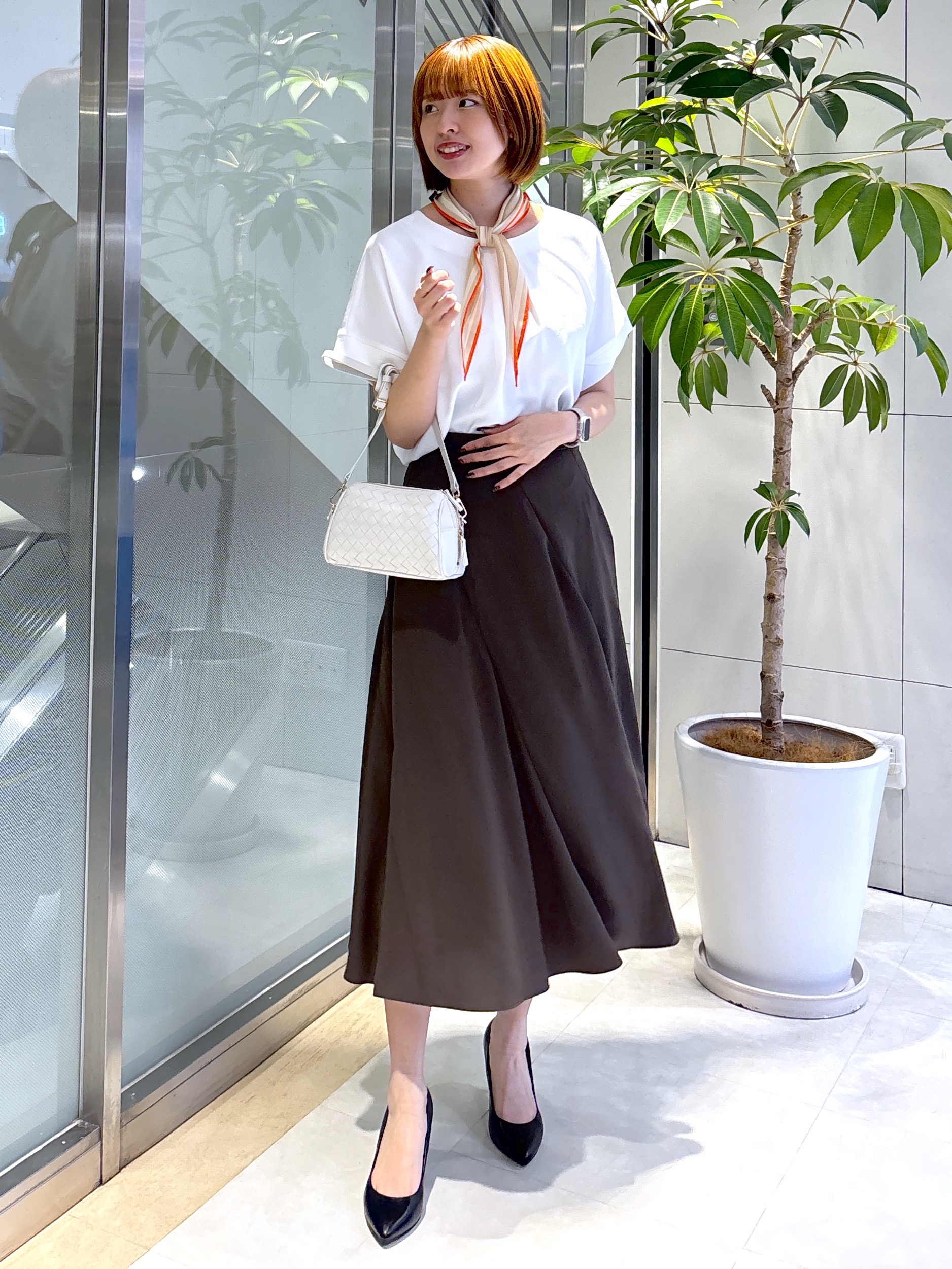 yukaさんの「UNTITLED｜【前後2WAY/はっ水/セットアップ可】リラクシーフレンチスリーブブラウス」を使ったコーディネート