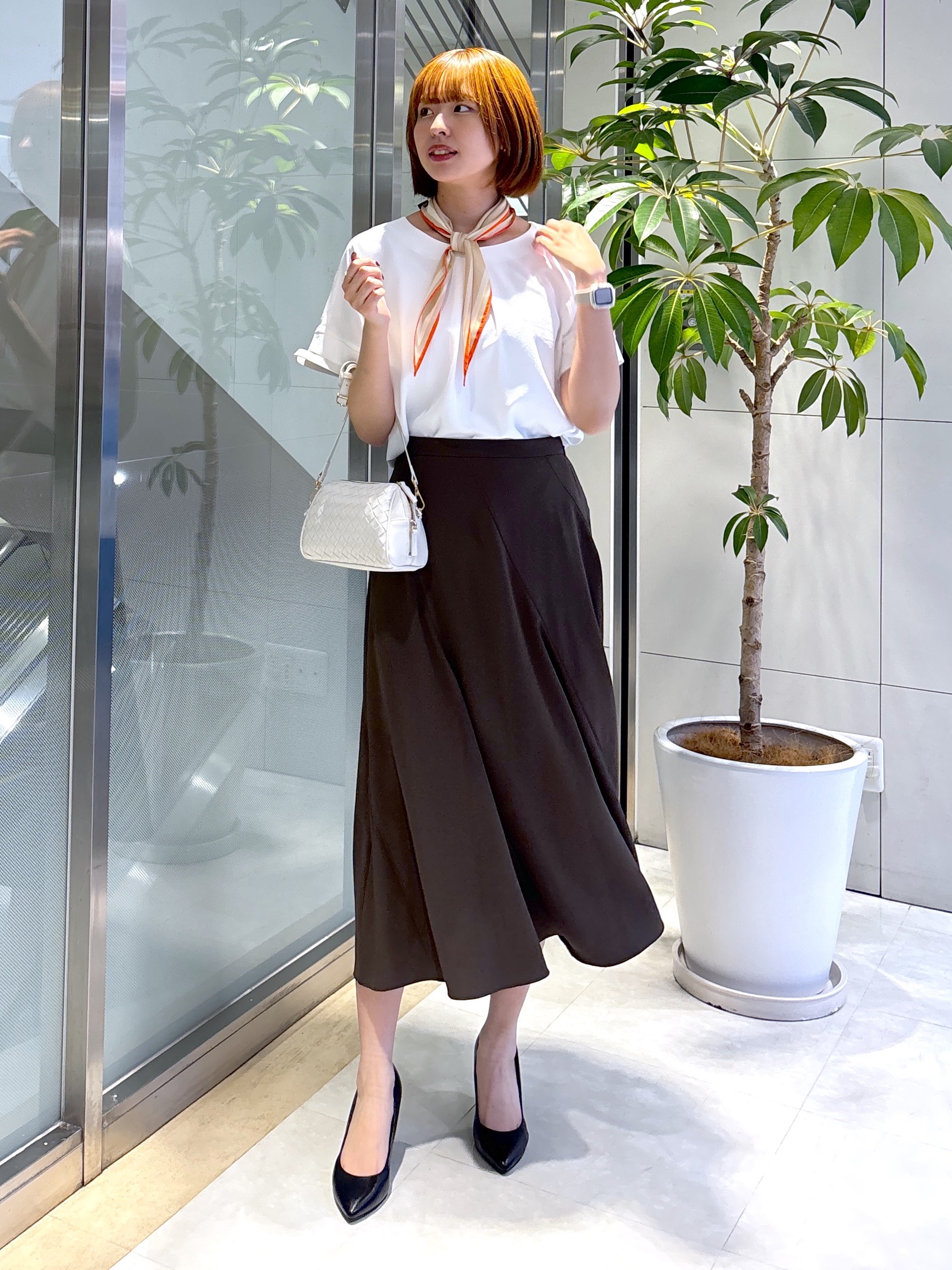 yukaさんの「UNTITLED｜【前後2WAY/はっ水/セットアップ可】リラクシーフレンチスリーブブラウス」を使ったコーディネート