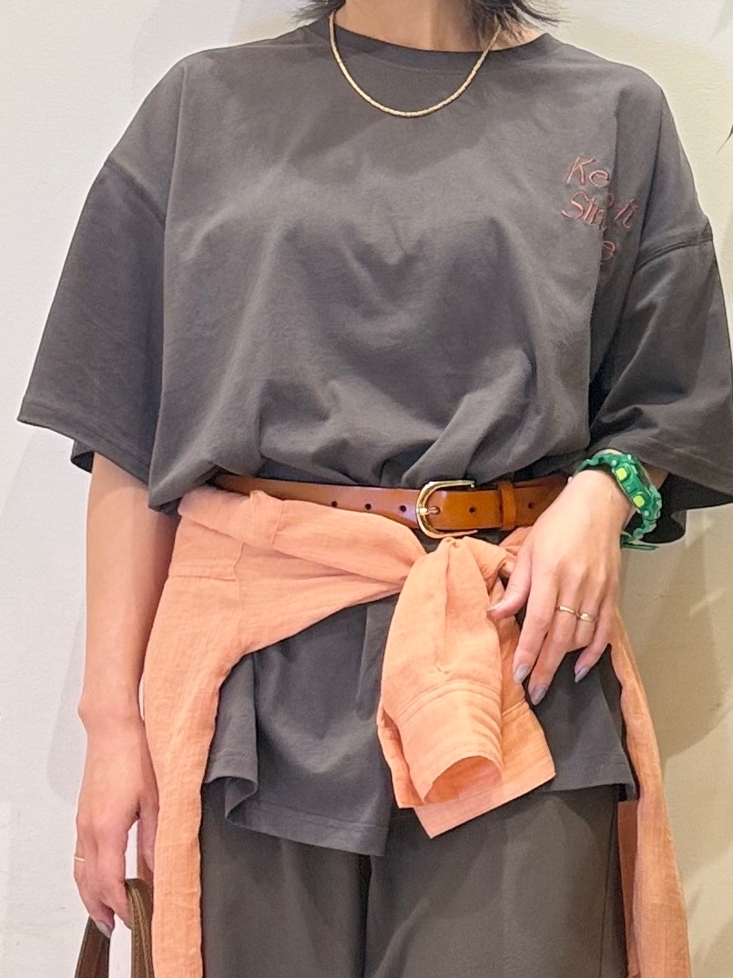 misakiさんの「SHOO･LA･RUE｜【ひんやり】ゆるっと体型カバー BIGアソートTシャツ」を使ったコーディネート