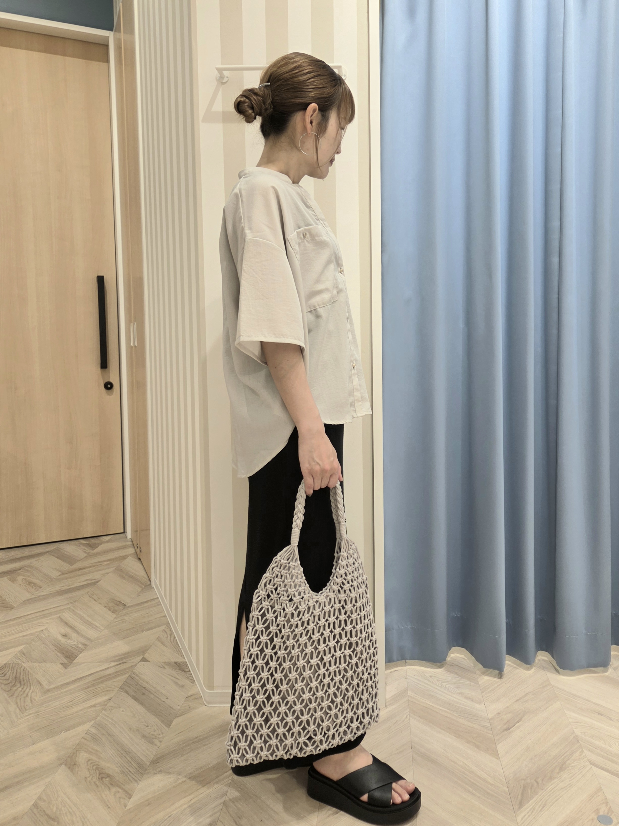 Ikumiさんの「SHOO･LA･RUE｜【洗濯機可/S-LL】大人の抜け感 ゆるっと5分袖シャツ」を使ったコーディネート