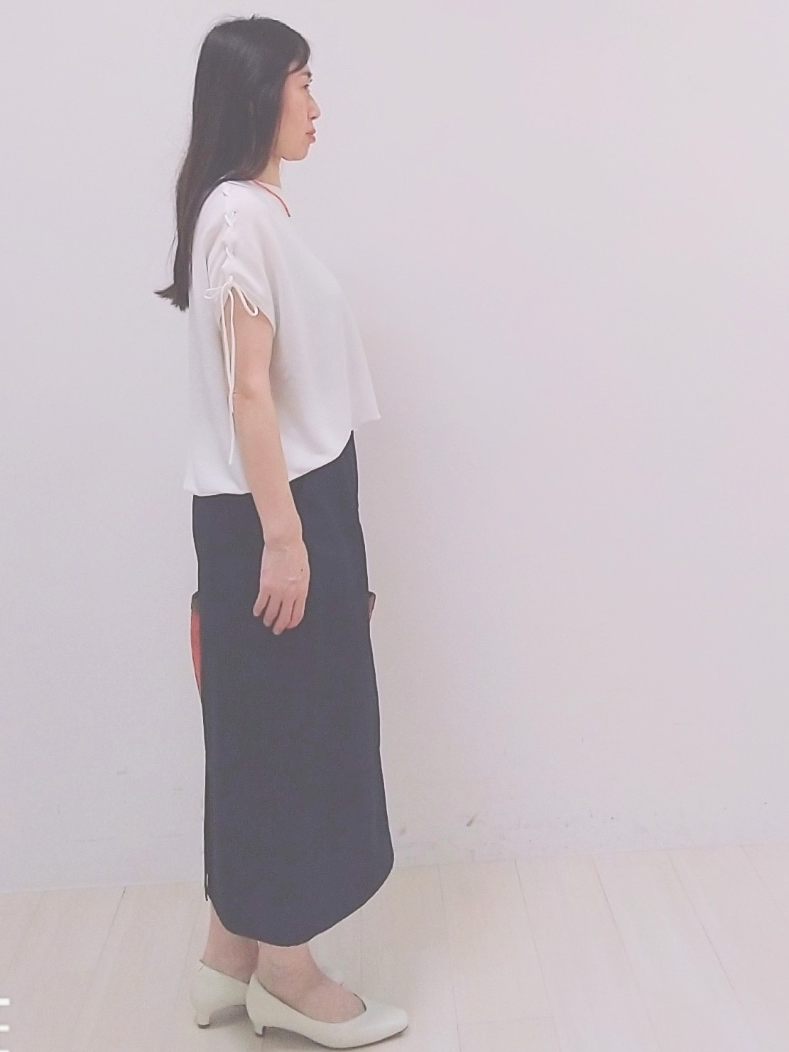 SANAさんの「Reflect｜レースアップスリーブデザインニット」を使ったコーディネート