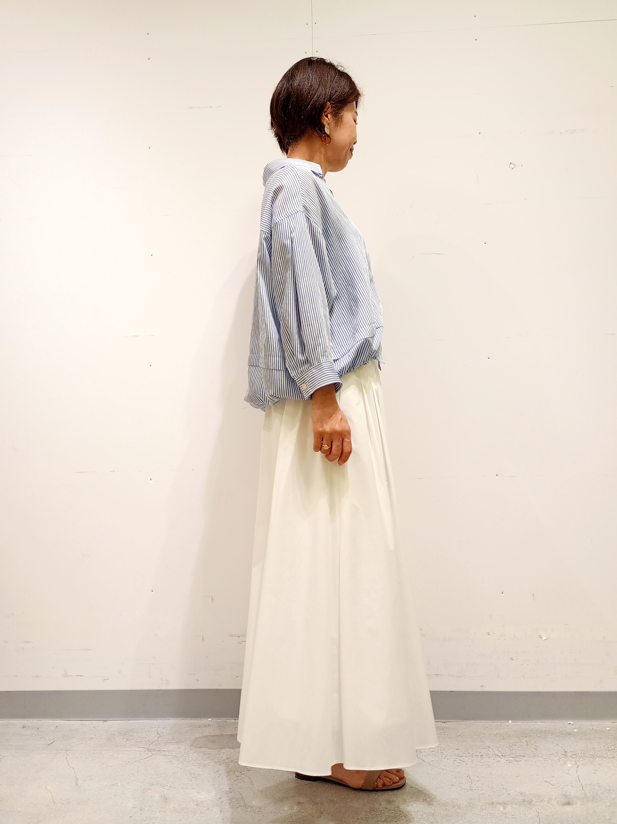 Kさんの「INDIVI｜【接触冷感／洗える／2WAY】ドロスト付 シアーシャンブレーシャツ」を使ったコーディネート