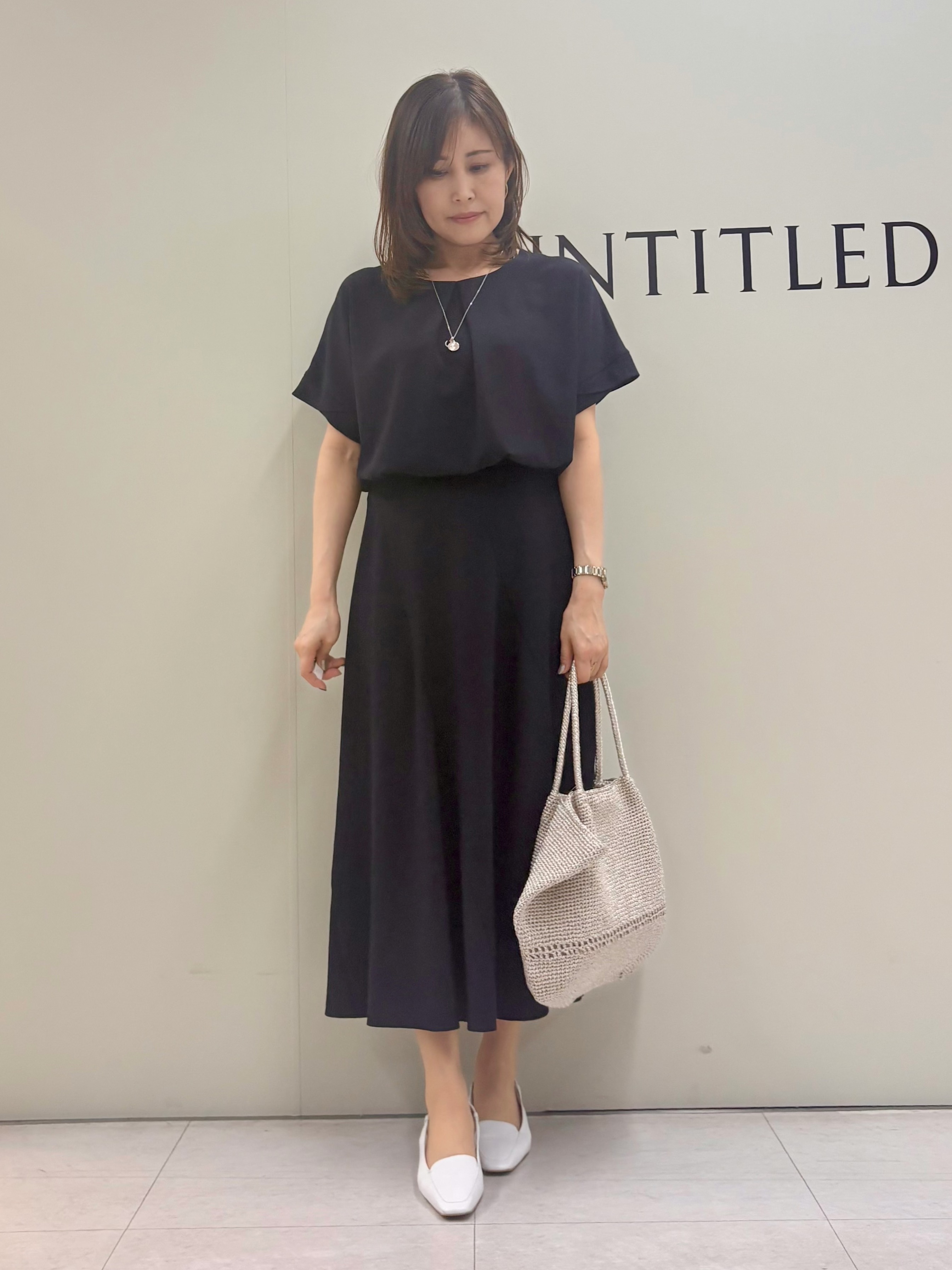 Sakaiさんの「UNTITLED｜【前後2WAY/はっ水/セットアップ可】リラクシーフレンチスリーブブラウス」を使ったコーディネート