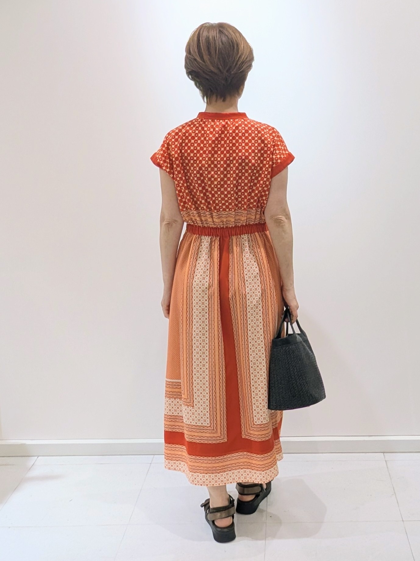 mamiさんの「Reflect｜幾何学柄フレンチスリーブワンピース」を使ったコーディネート