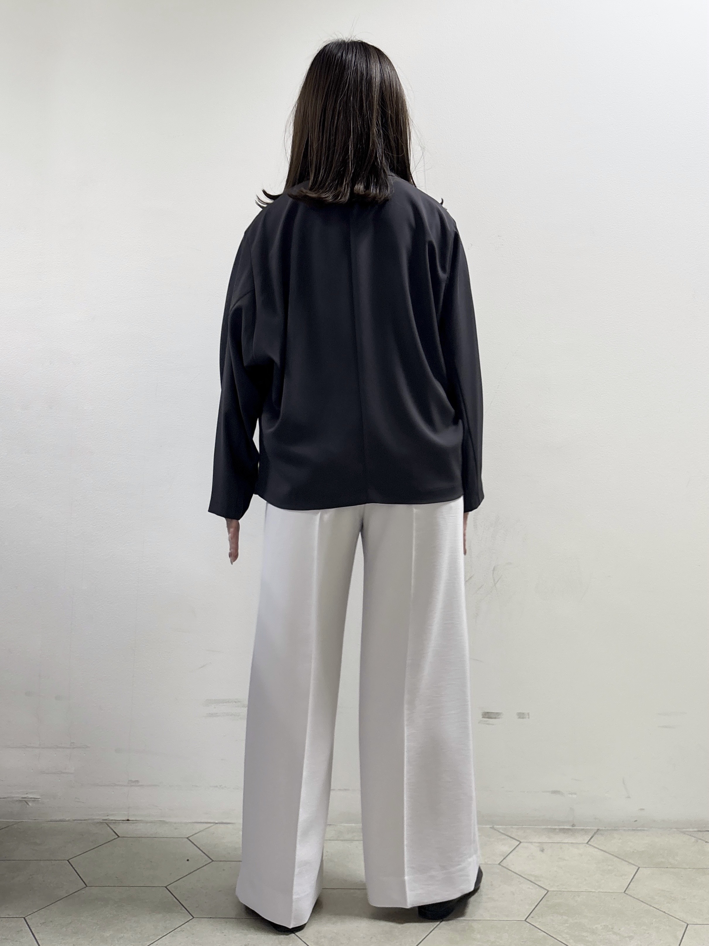 kahoさんの「INDIVI｜【さらに軽く軽快！／着る日傘】ドルマンダブルジャケット」を使ったコーディネート