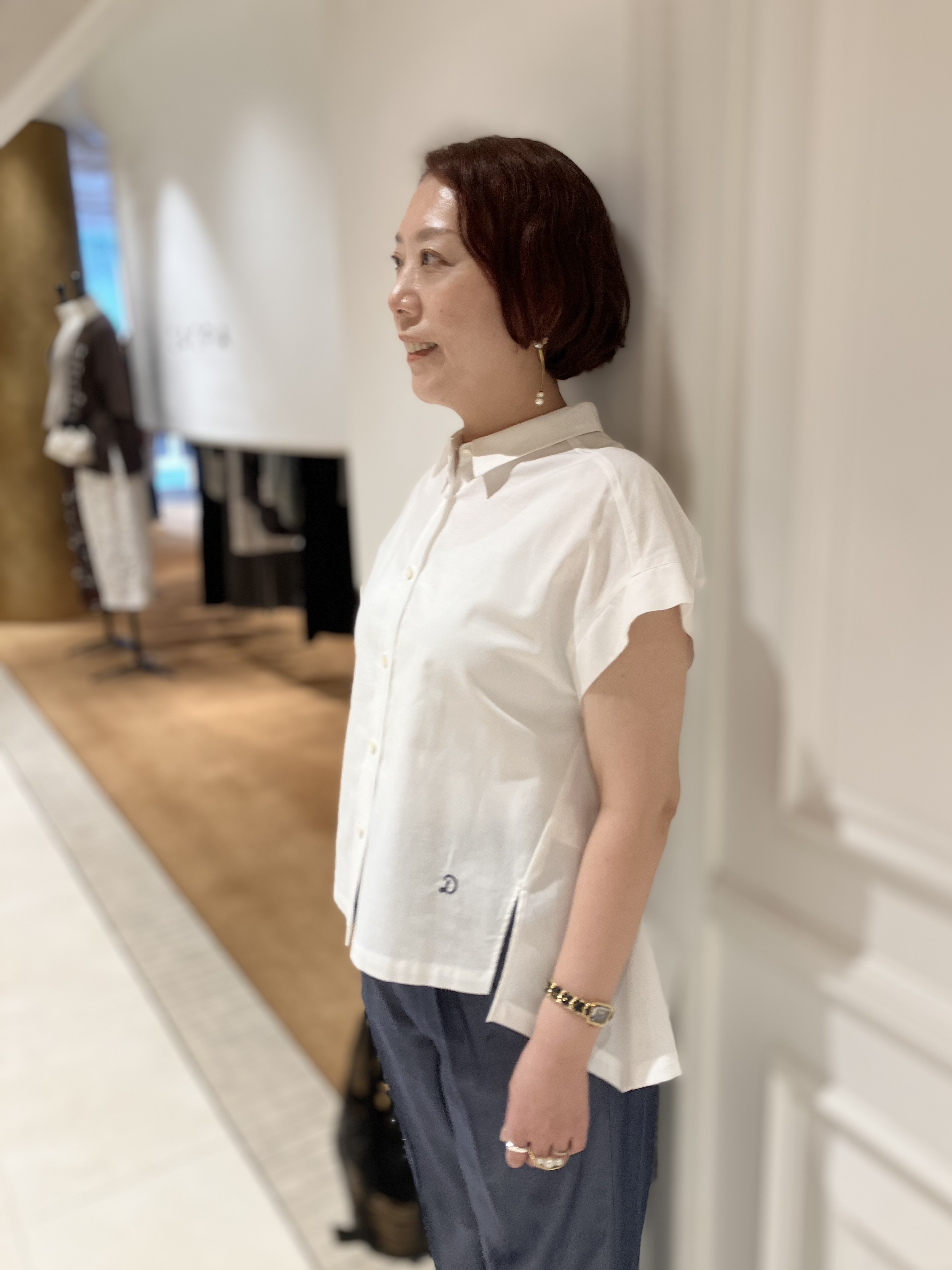 TAJIさんの「DRESSTERIOR｜【毎年人気/ウォッシャブル】バックフレアオックスシャツ」を使ったコーディネート
