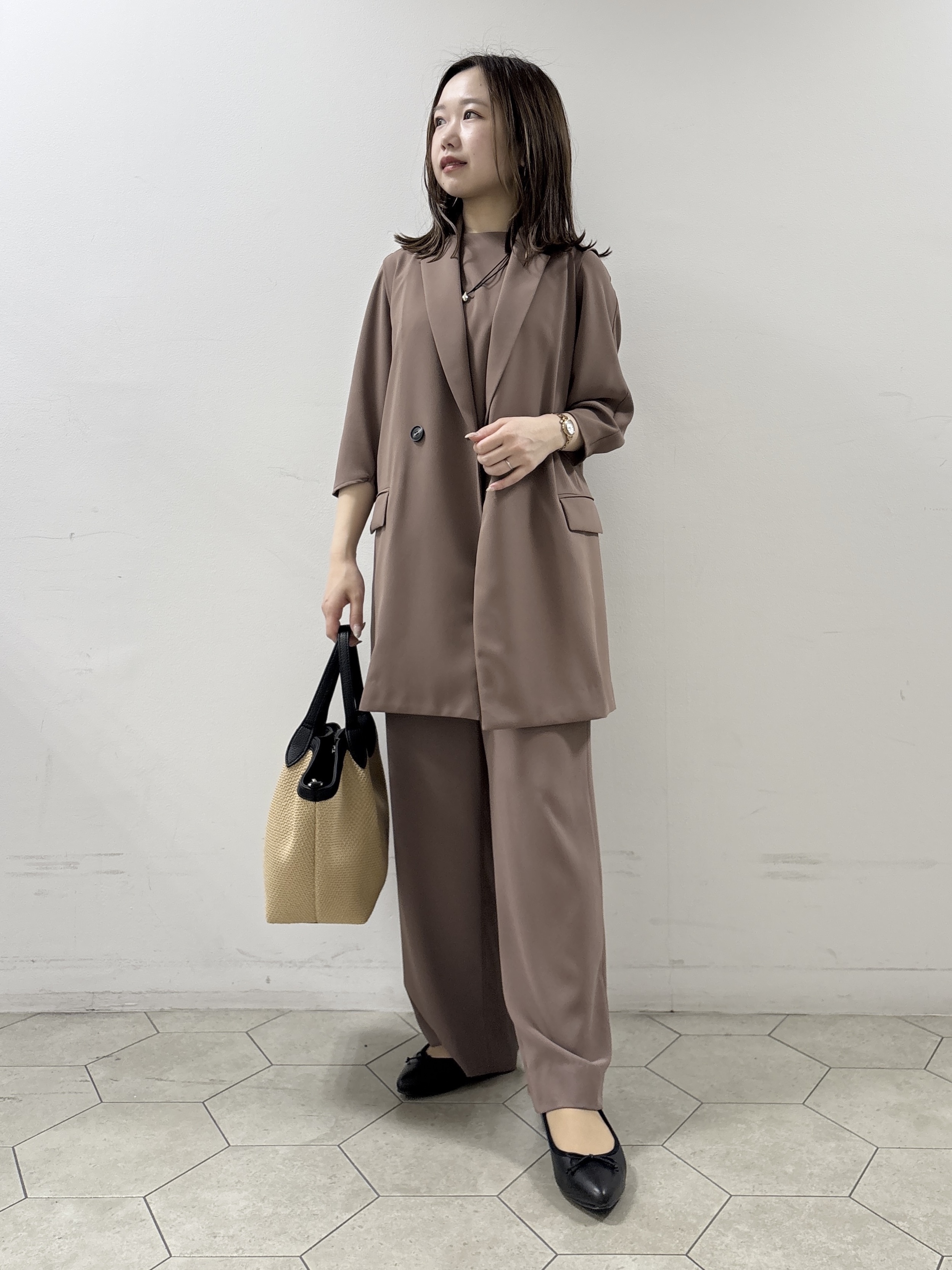 kahoさんの「INDIVI｜【さらに軽く軽快！／着る日傘】颯爽ジレジャケット」を使ったコーディネート