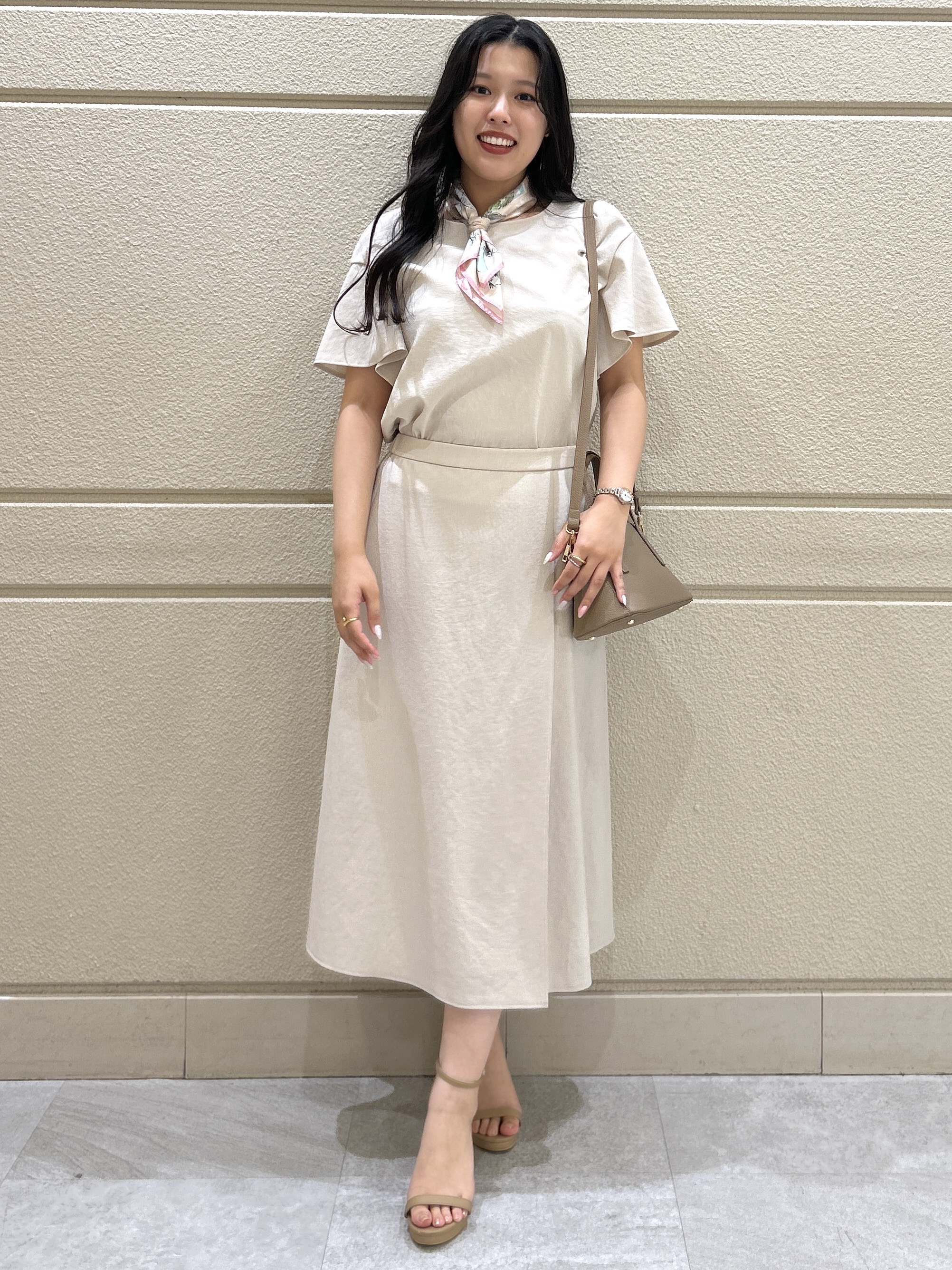 Momokaさんの「COUP DE CHANCE｜【手洗い可／日本製】リネンライク フリル袖ブラウス」を使ったコーディネート