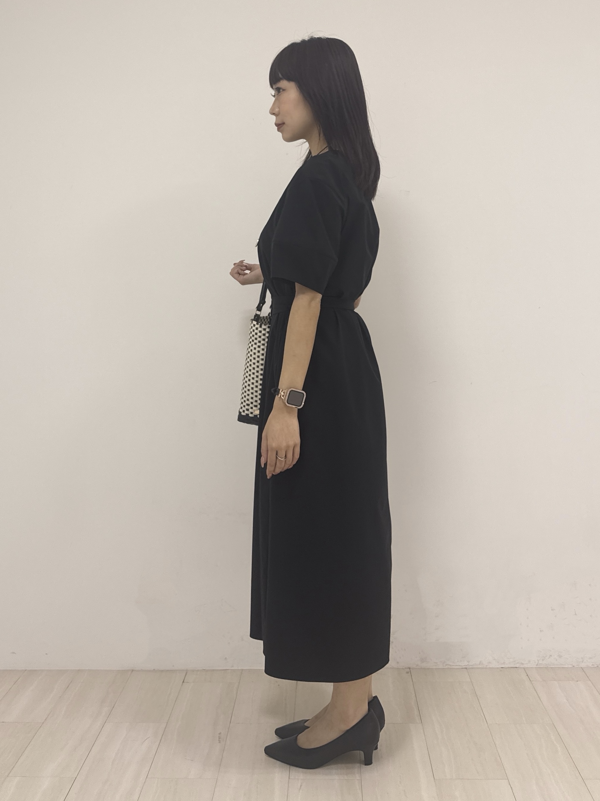 萩原 優里菜さんの「INDIVI｜【撥水／UVケア／SETUP可能】軽量ベルト付きAラインワンピース」を使ったコーディネート