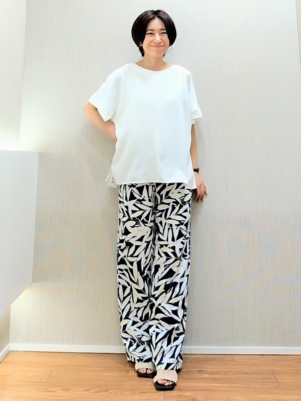ミズタさんの「UNTITLED｜【前後2WAY/はっ水/セットアップ可】リラクシーフレンチスリーブブラウス」を使ったコーディネート