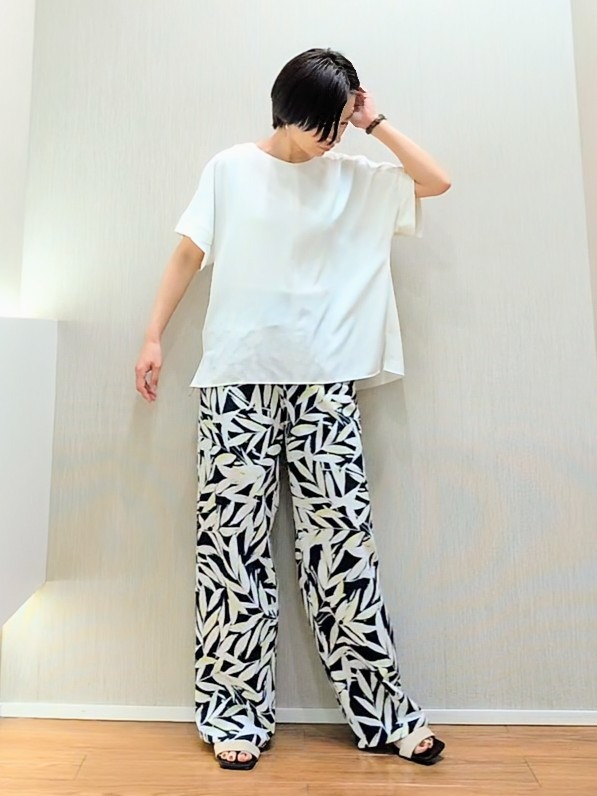 ミズタさんの「UNTITLED｜【前後2WAY/はっ水/セットアップ可】リラクシーフレンチスリーブブラウス」を使ったコーディネート