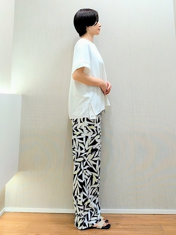 ミズタさんの「UNTITLED｜【前後2WAY/はっ水/セットアップ可】リラクシーフレンチスリーブブラウス」を使ったコーディネート