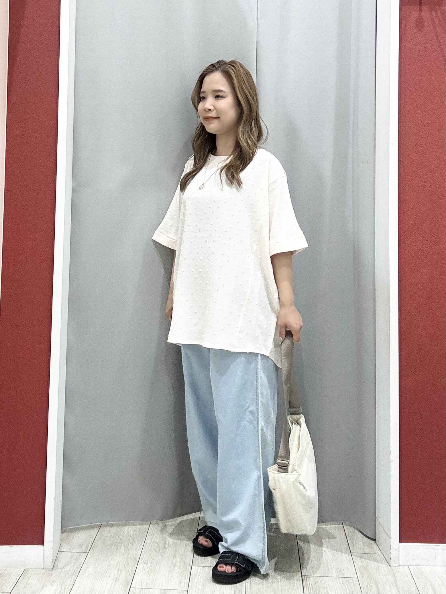 shioさんの「SHOO･LA･RUE｜【ひんやり/洗濯機可/S-LL】オンにもオフにも マルチに使えるボタンレスカーディガン」を使ったコーディネート