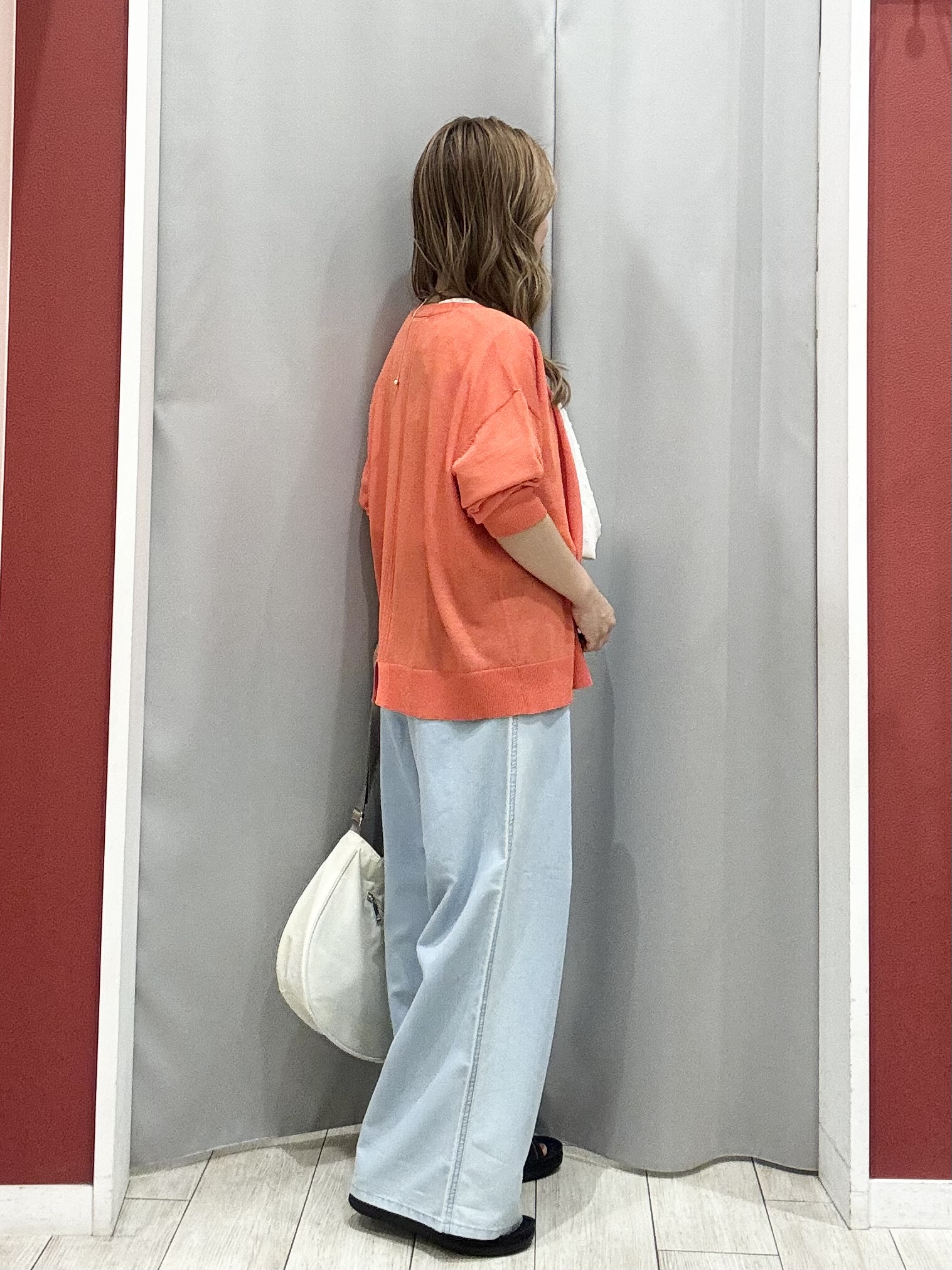 shioさんの「SHOO･LA･RUE｜【ひんやり/洗濯機可/S-LL】オンにもオフにも マルチに使えるボタンレスカーディガン」を使ったコーディネート