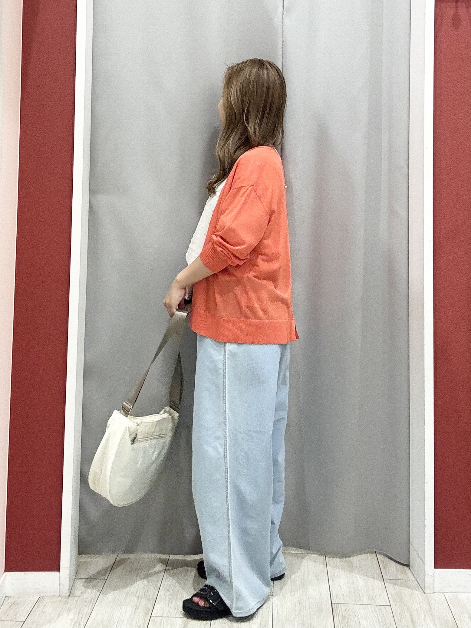 shioさんの「SHOO･LA･RUE｜【ひんやり/洗濯機可/S-LL】オンにもオフにも マルチに使えるボタンレスカーディガン」を使ったコーディネート