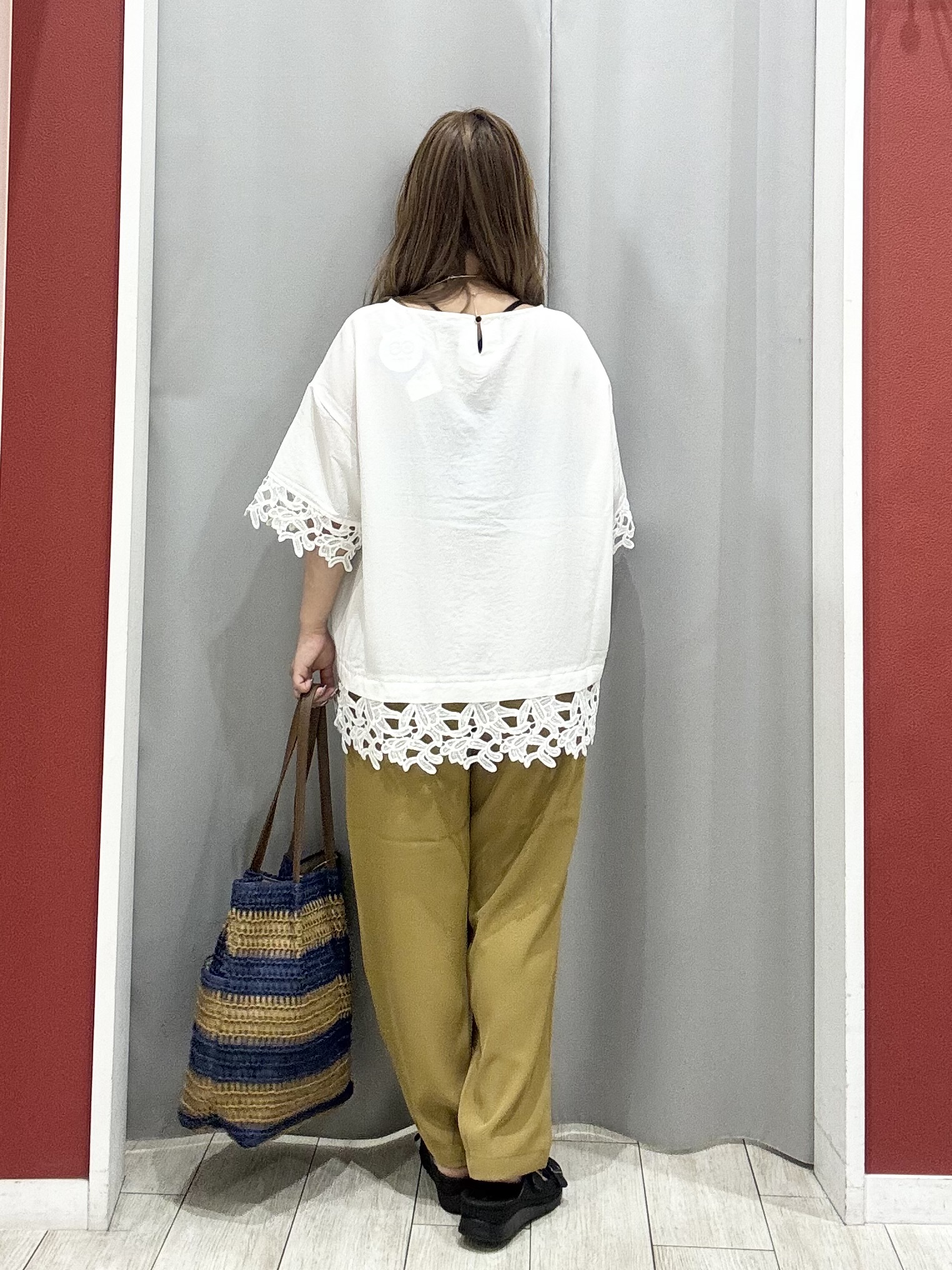 shioさんの「SHOO･LA･RUE｜【ひんやり/洗濯後しわになりにくい/S-LL】コーデの主役になる レース付きブラウス」を使ったコーディネート