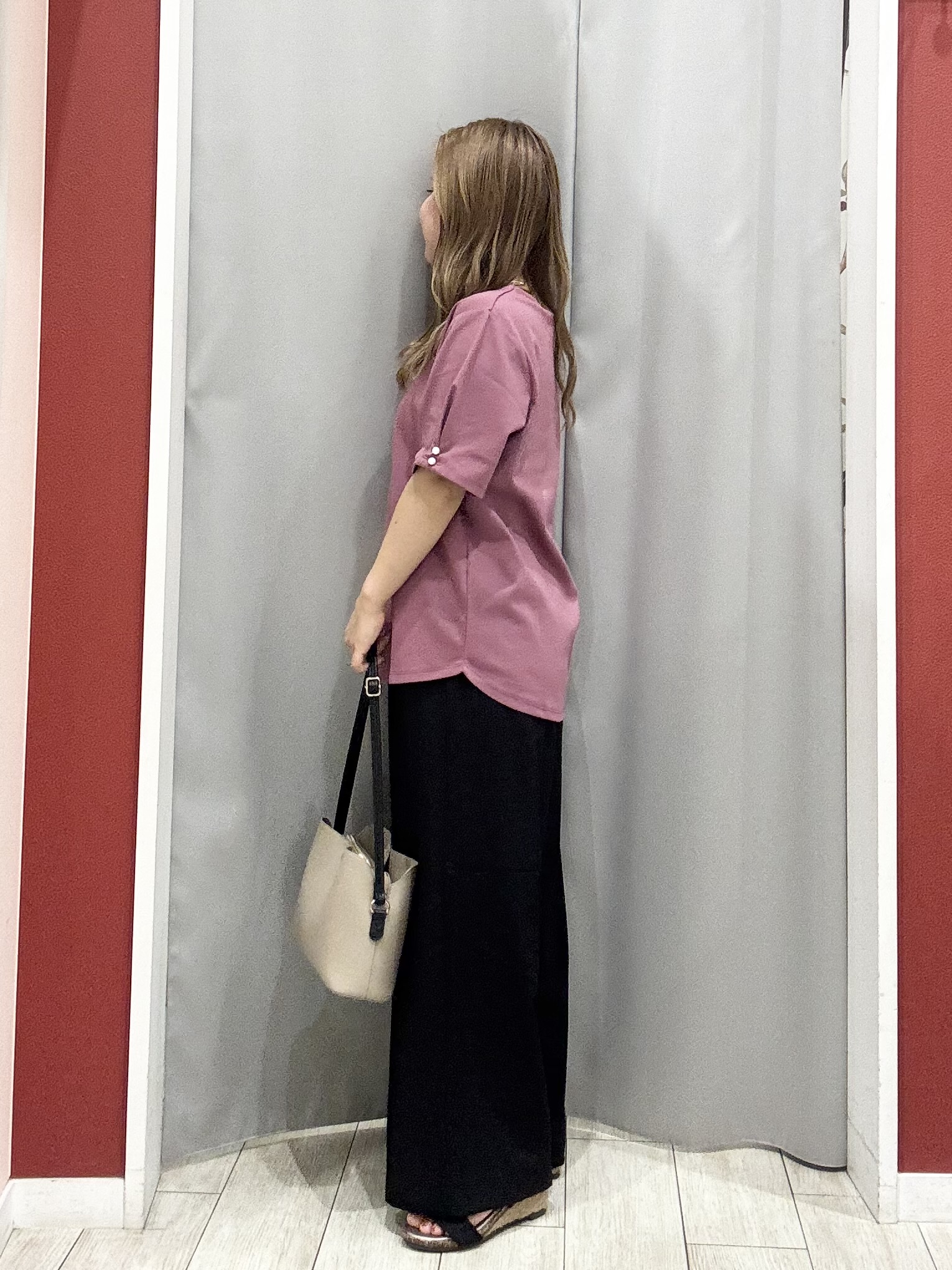 shioさんの「SHOO･LA･RUE｜【2点セット/洗濯機可/S-LL】お袖パールがアクセント ネックレス付きトップス」を使ったコーディネート