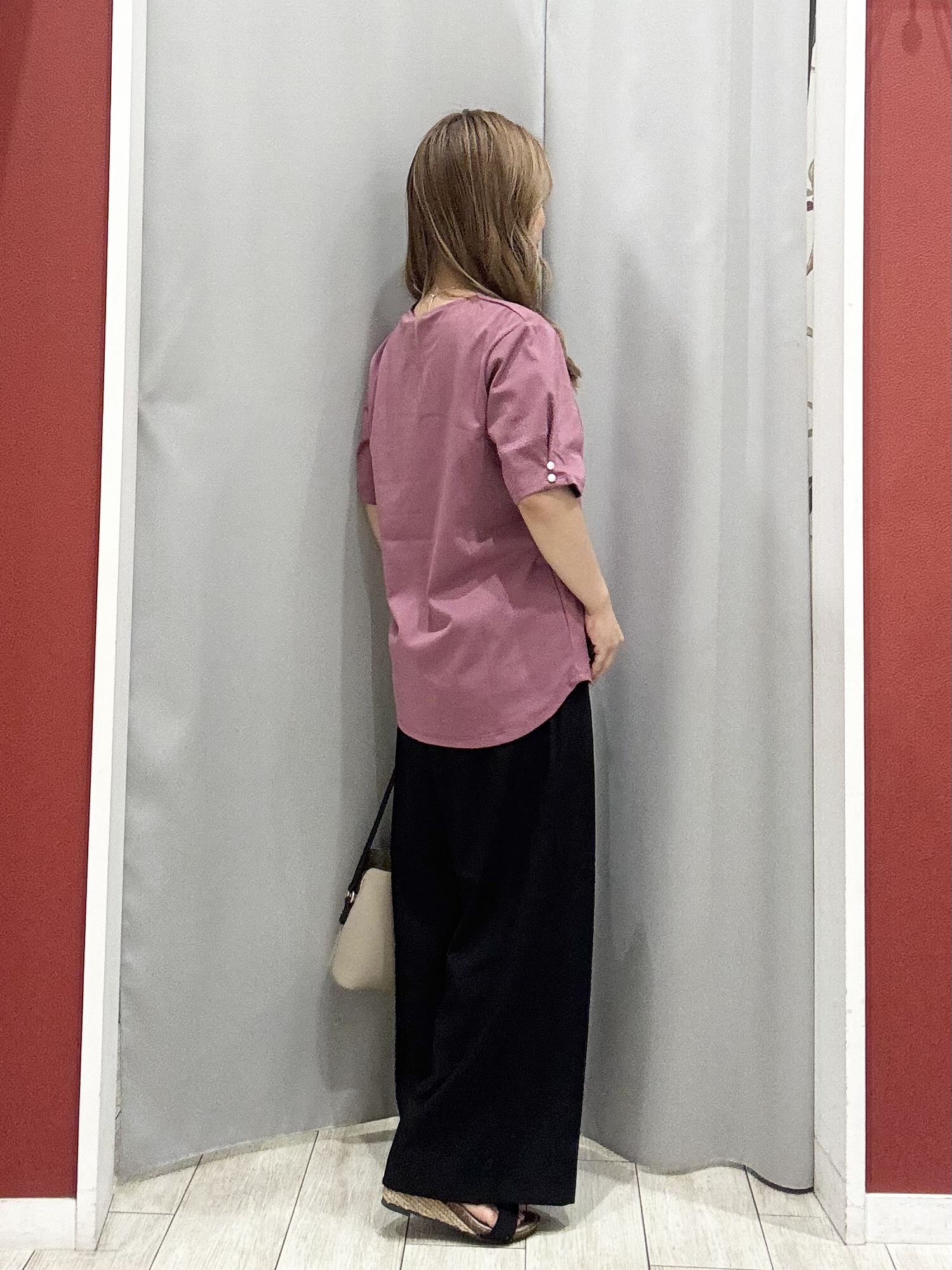 shioさんの「SHOO･LA･RUE｜【2点セット/洗濯機可/S-LL】お袖パールがアクセント ネックレス付きトップス」を使ったコーディネート