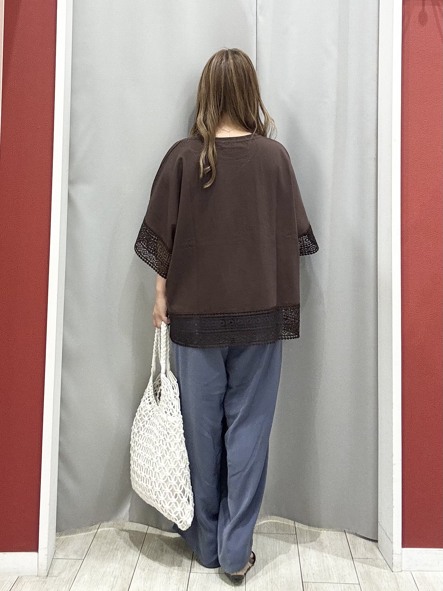 shioさんの「SHOO･LA･RUE｜【洗濯機可/ひんやり/体型カバー/S-LL】レース使いがポイント デザインTシャツ」を使ったコーディネート