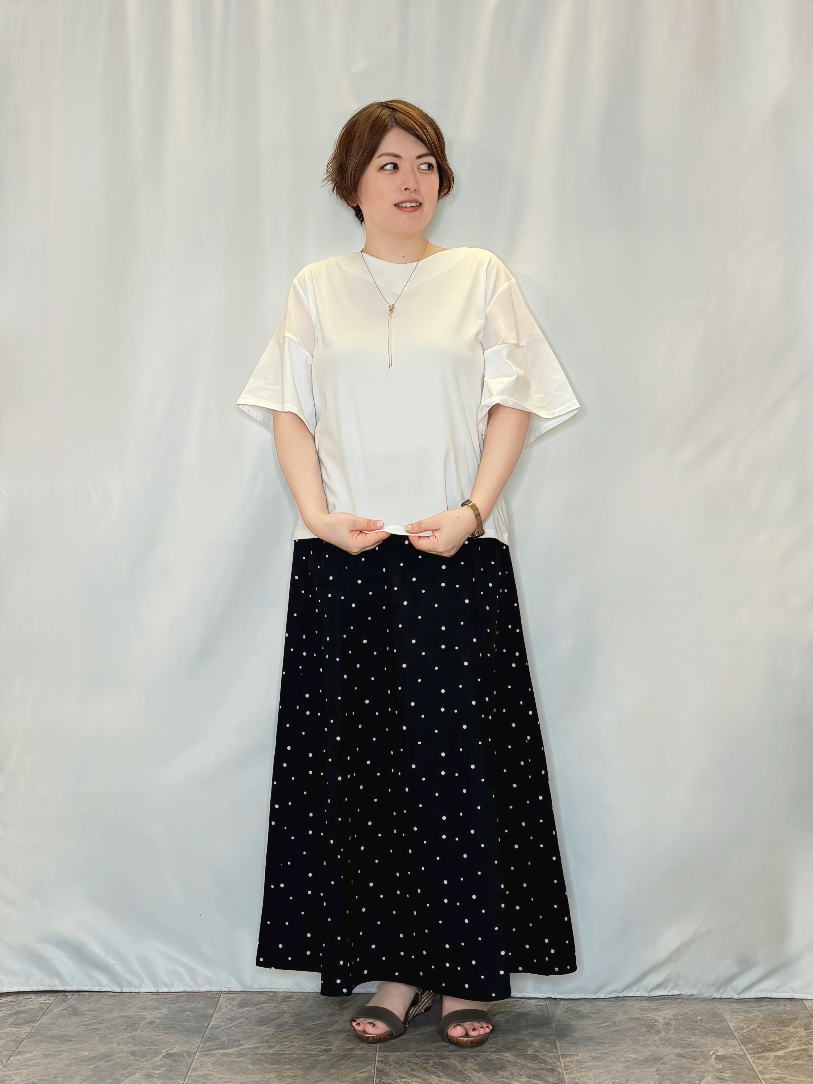 たみさんの「SHOO･LA･RUE｜【ひんやり/洗濯機可/S-LL】オンにもオフにも マルチに使えるボタンレスカーディガン」を使ったコーディネート