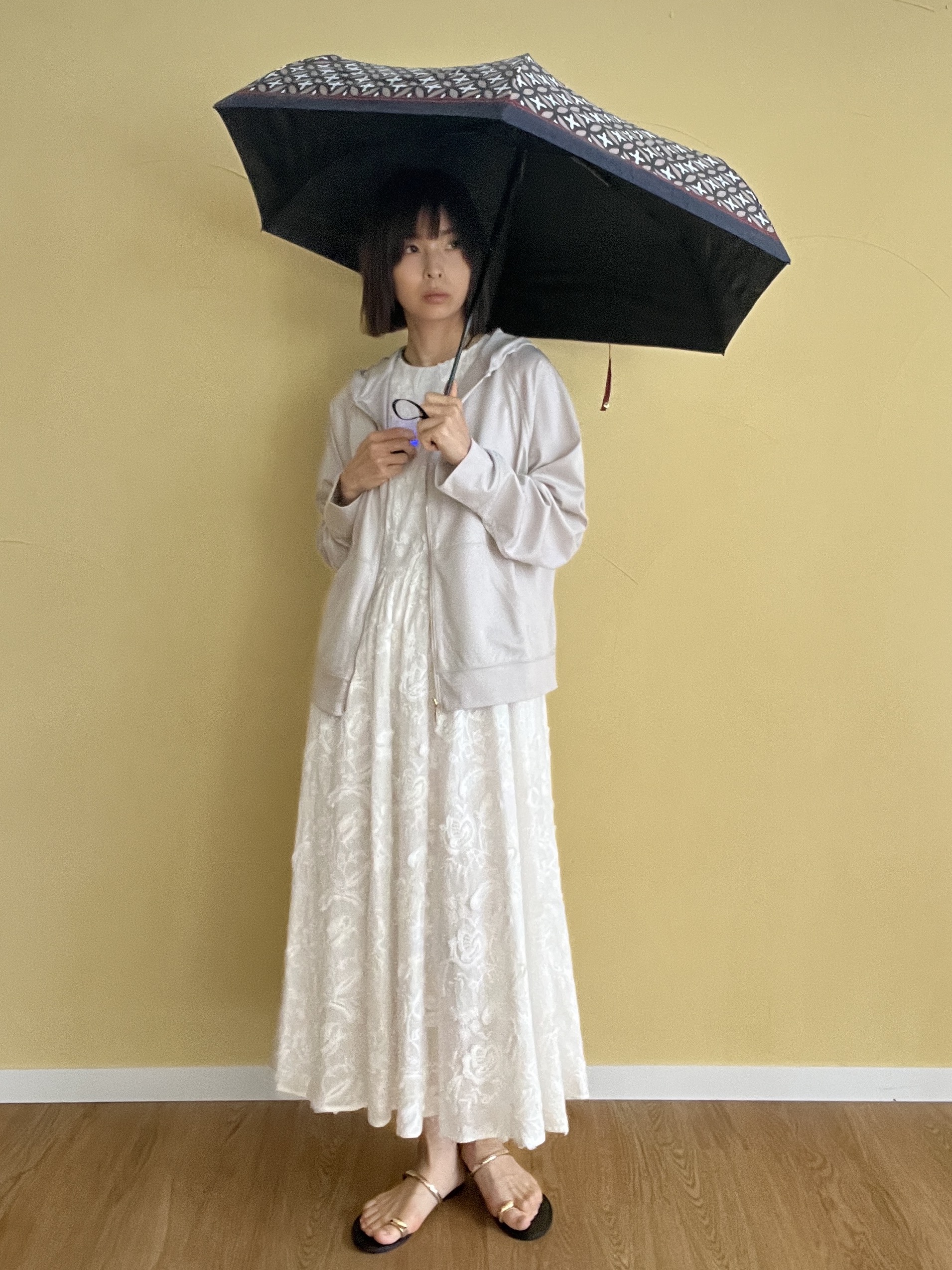 misaさんの「DRESSTERIOR｜【晴雨兼用/UVカット】オーバーラップサークル 折りたたみ傘」を使ったコーディネート
