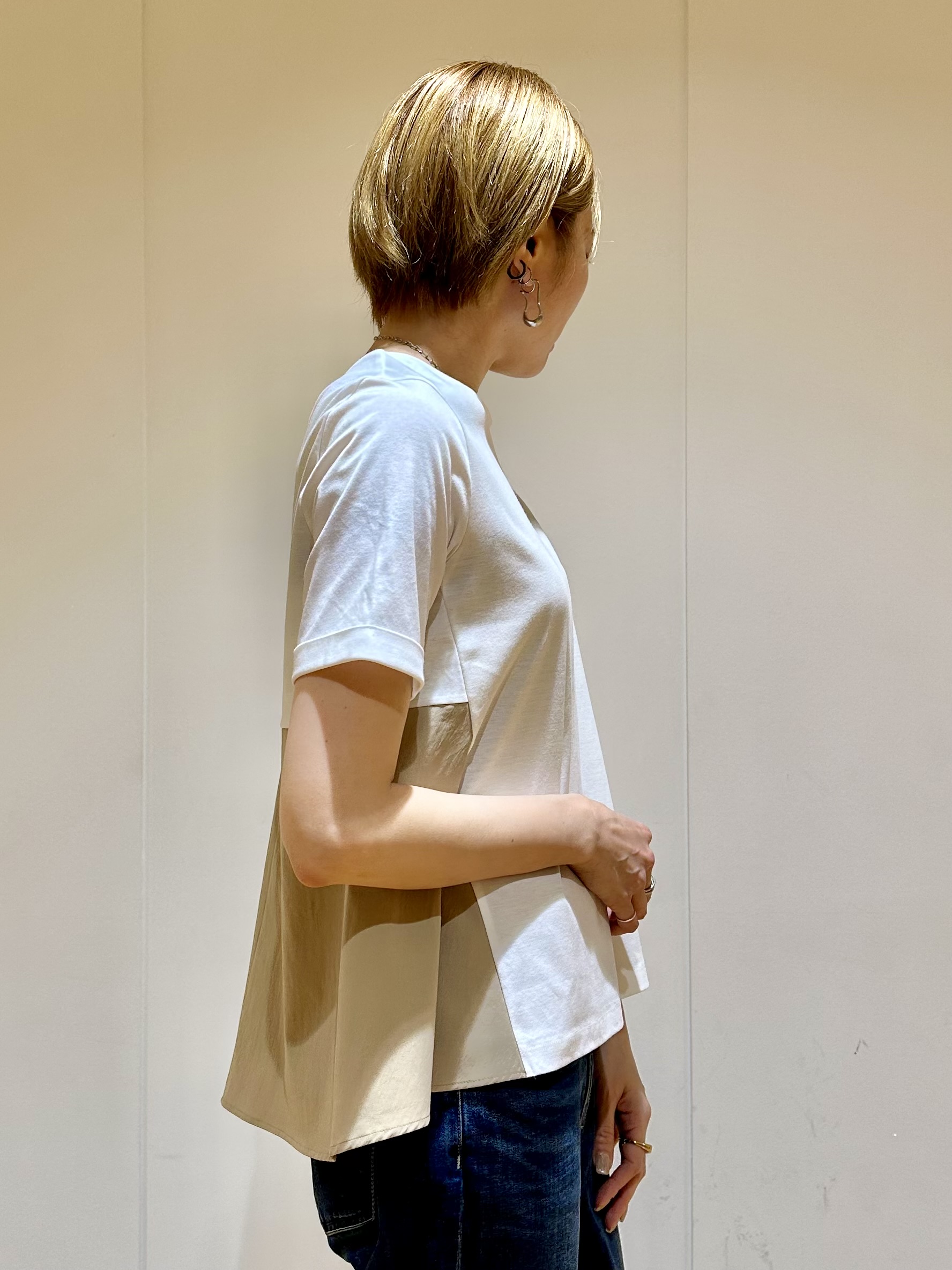 YORIKOさんの「INDIVI｜【バックシャン】異素材ドッキングプルオーバー」を使ったコーディネート