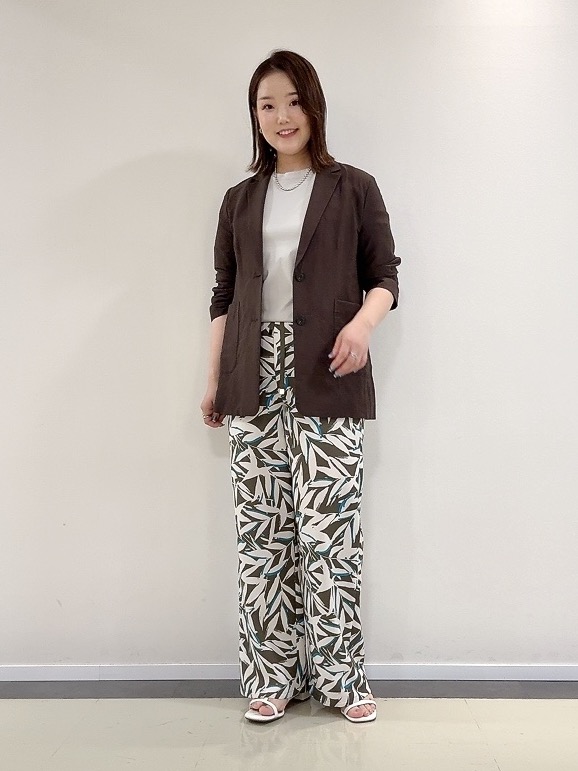 YUIさんの「UNTITLED｜【程よいシアー感/洗える】エアリーバイオジャケット」を使ったコーディネート