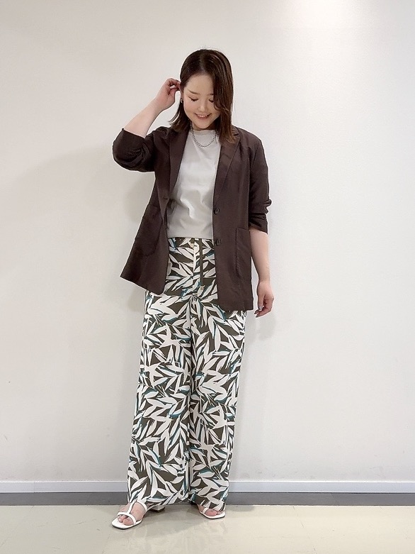 YUIさんの「UNTITLED｜【程よいシアー感/洗える】エアリーバイオジャケット」を使ったコーディネート