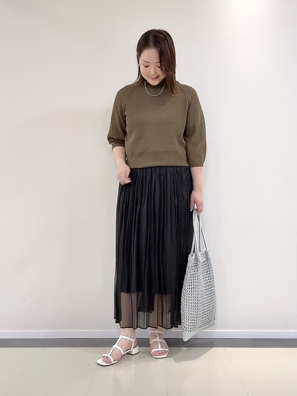YUIさんの「UNTITLED｜【洗える/ゆったり】クルーネックドライニット」を使ったコーディネート