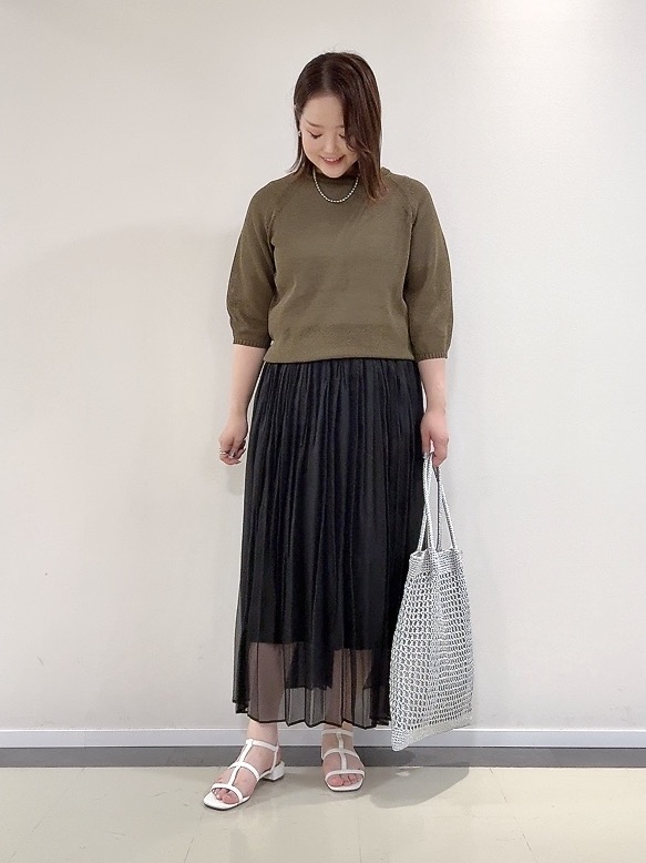 YUIさんの「UNTITLED｜【洗える/ゆったり】クルーネックドライニット」を使ったコーディネート