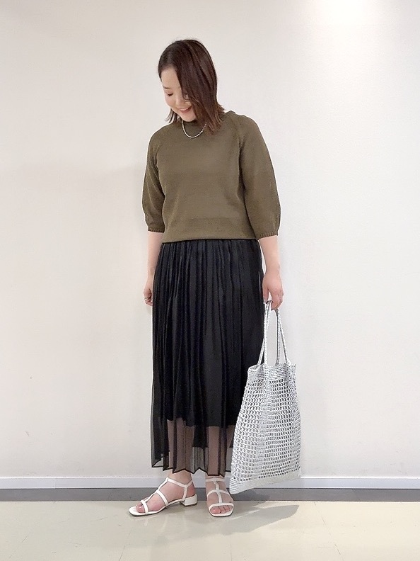 YUIさんの「UNTITLED｜【洗える/ゆったり】クルーネックドライニット」を使ったコーディネート