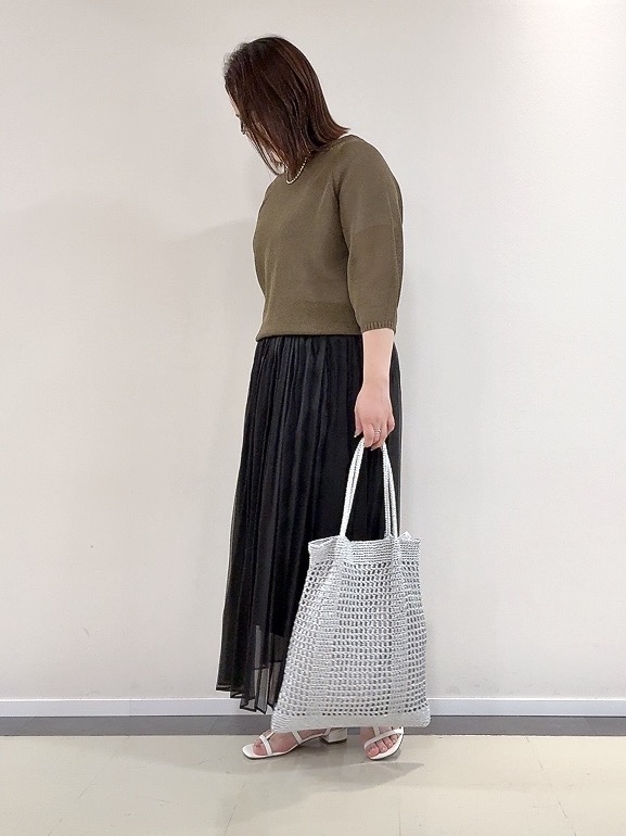 YUIさんの「UNTITLED｜【洗える/ゆったり】クルーネックドライニット」を使ったコーディネート