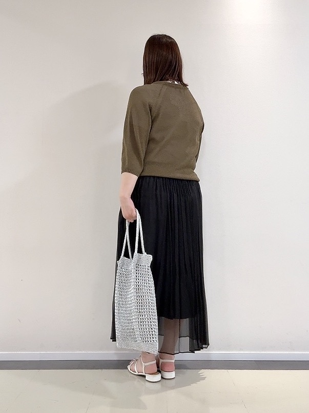 YUIさんの「UNTITLED｜【洗える/ゆったり】クルーネックドライニット」を使ったコーディネート