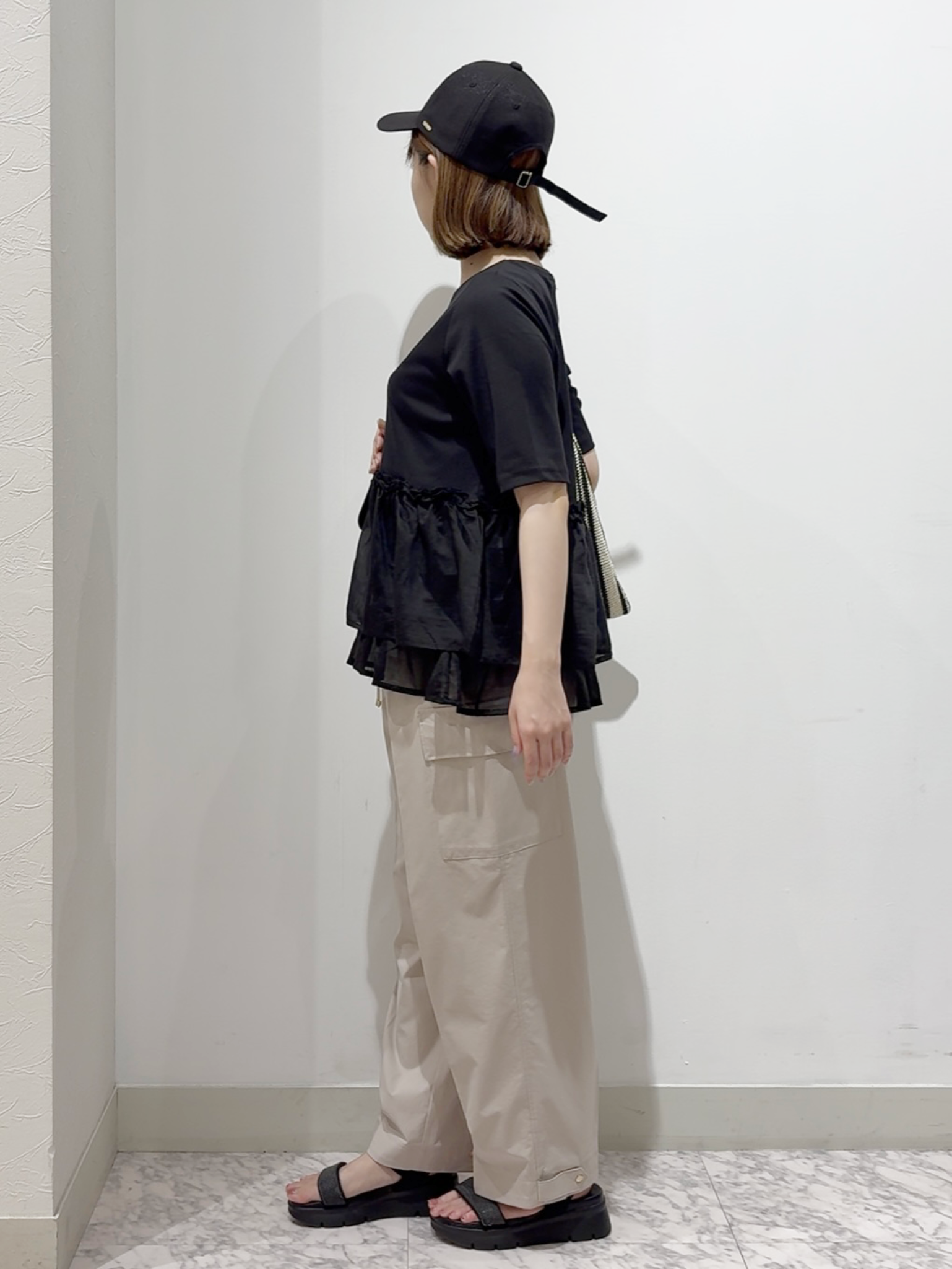 しかっちさんの「grove｜【体型カバー】INせず決まる、ウエストシアーフリルTシャツ」を使ったコーディネート