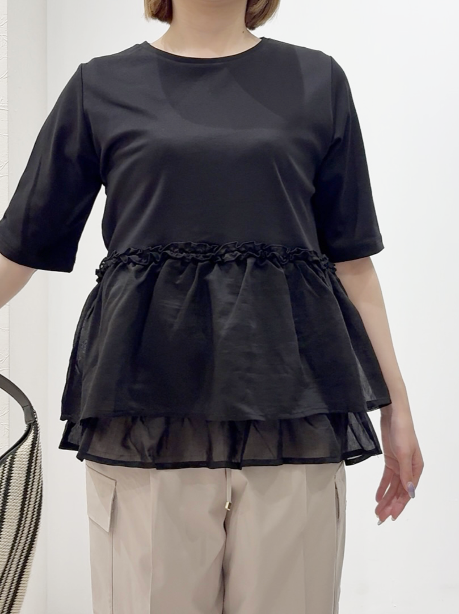 しかっちさんの「grove｜【体型カバー】INせず決まる、ウエストシアーフリルTシャツ」を使ったコーディネート
