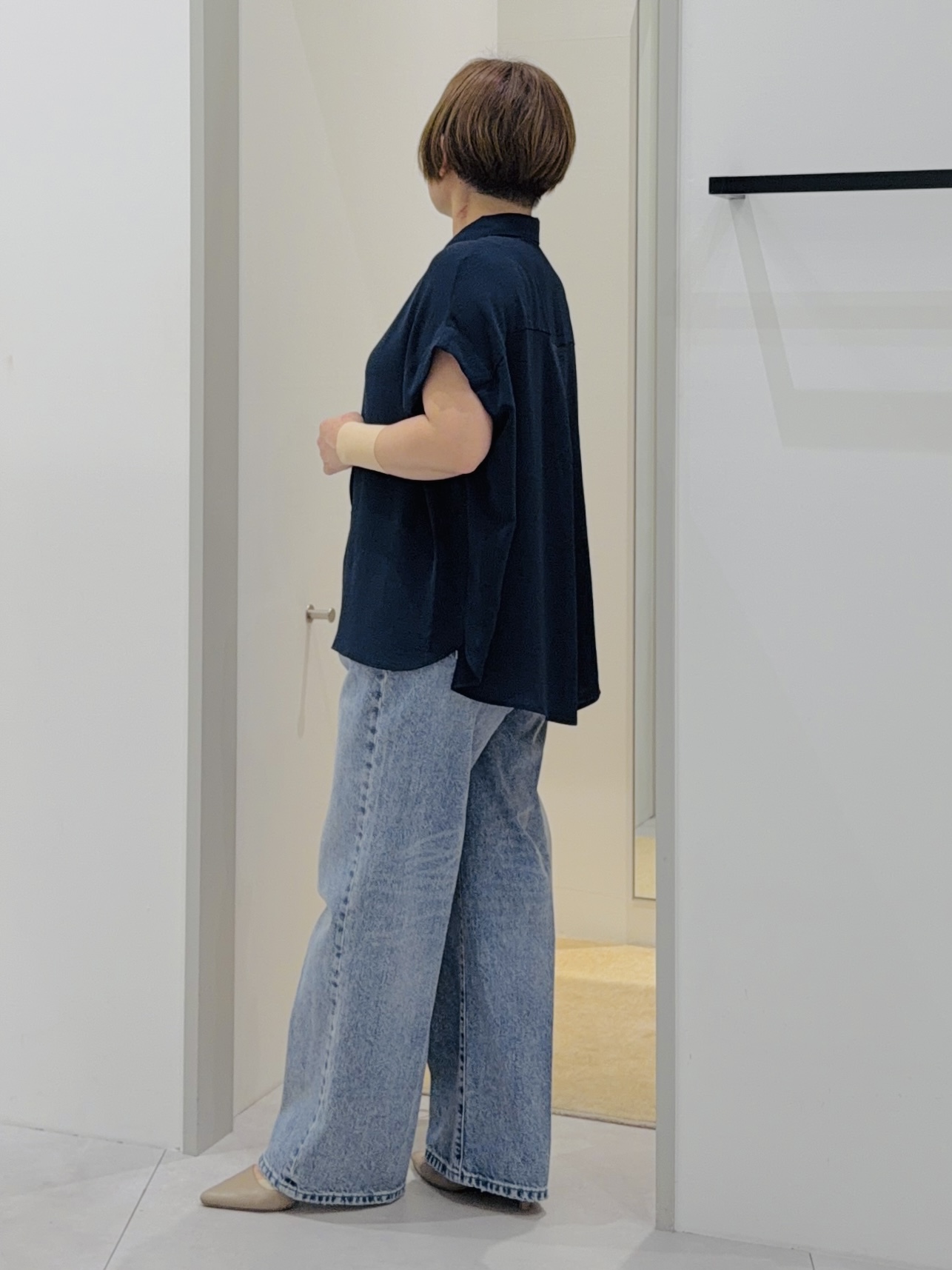 タナさんの「THE SHOP TK｜【ひんやり/防しわ/UV/吸水速乾】襟付き フレンチスリーブシャツ」を使ったコーディネート