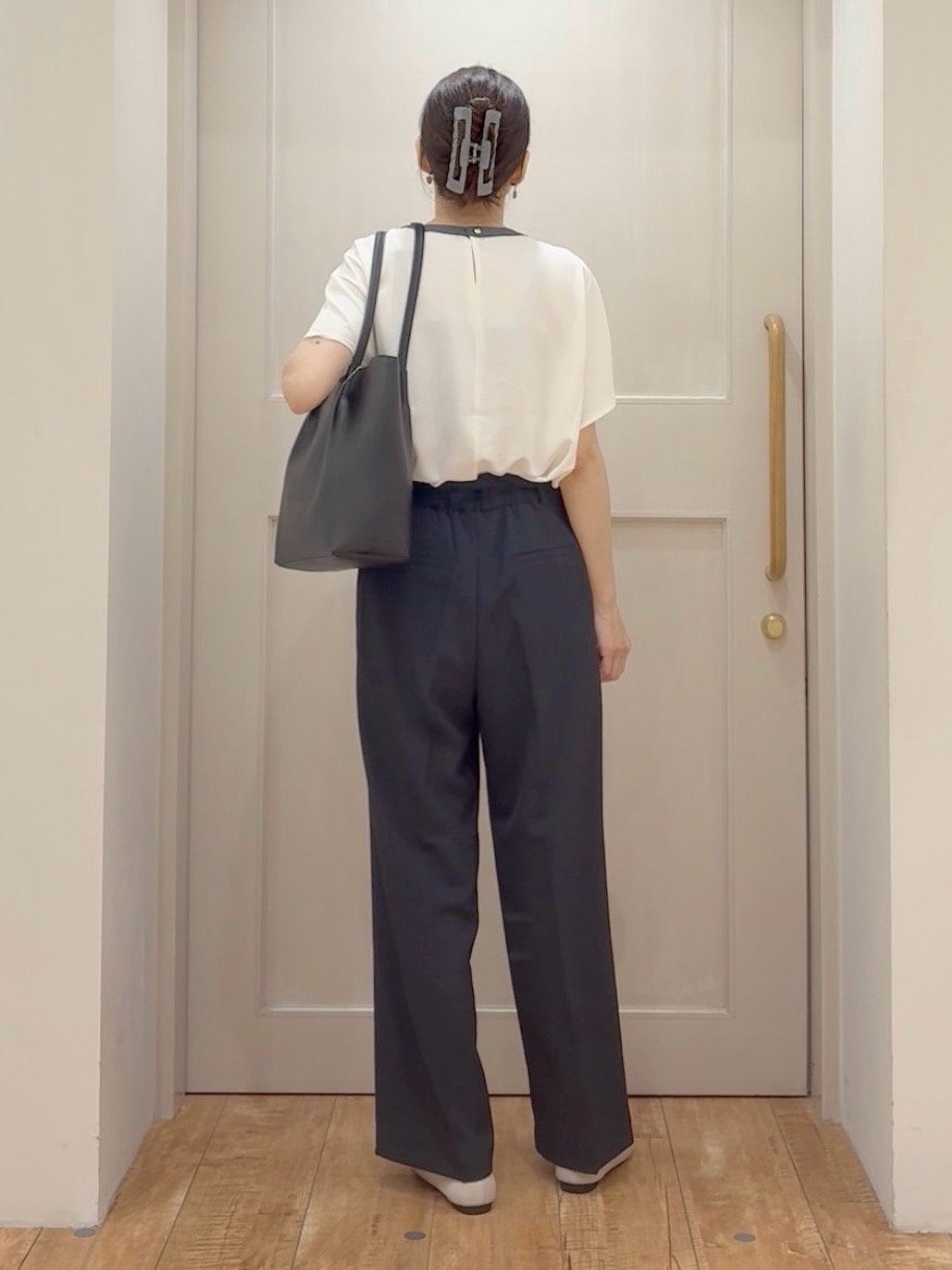 tamuさんの「SHOO･LA･RUE｜【ひんやり/UV/通勤】洗濯後しわになりにくい 上品配色ブラウス」を使ったコーディネート