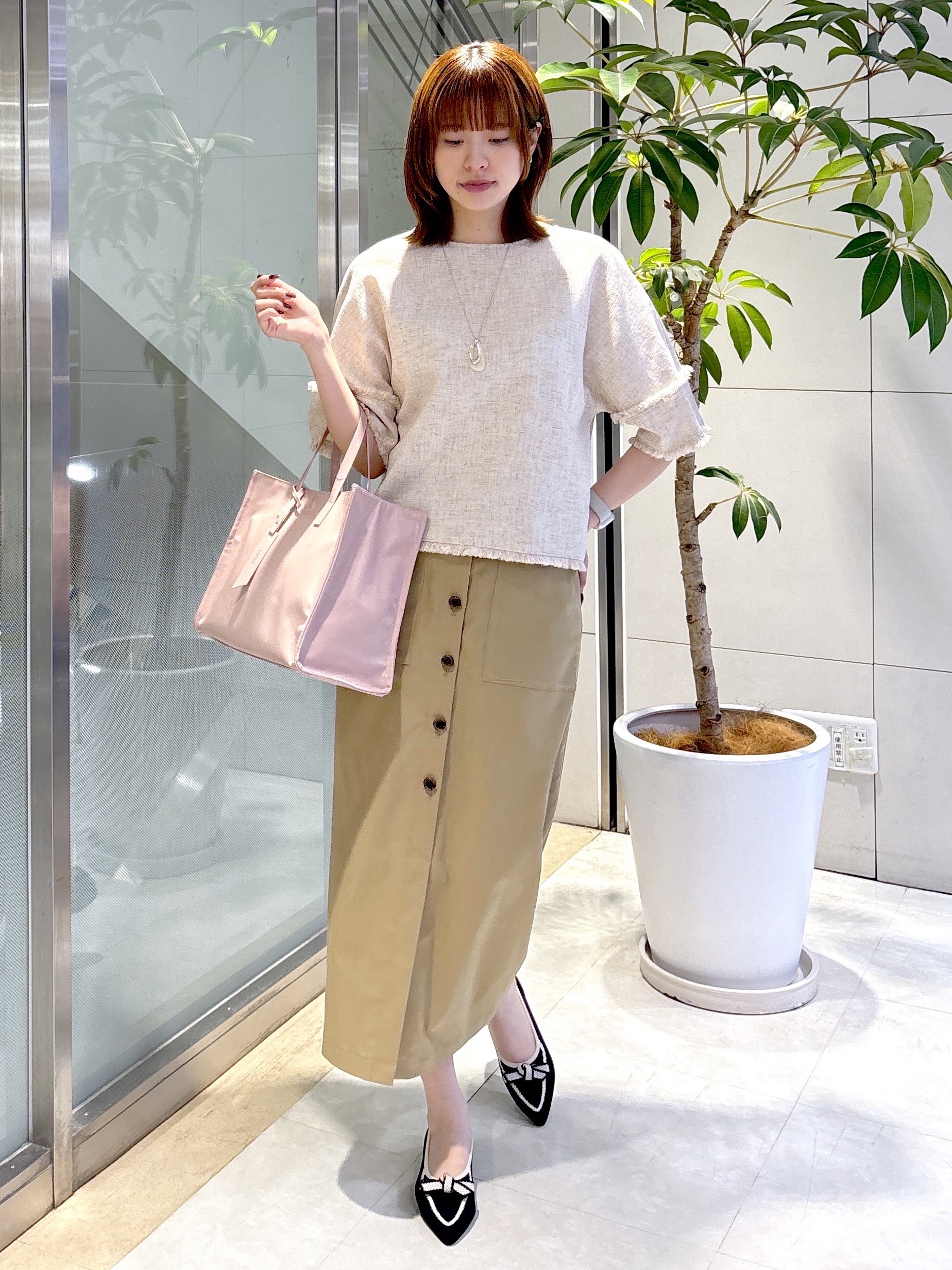 yukaさんの「UNTITLED｜ドライミックスツィードブラウス」を使ったコーディネート