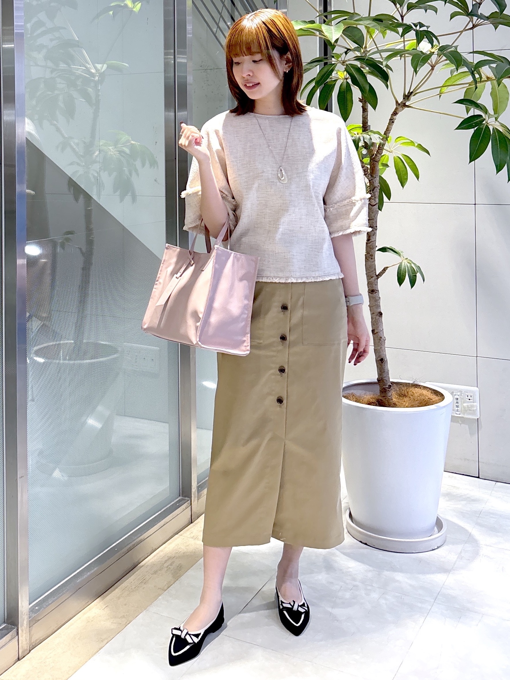 yukaさんの「UNTITLED｜ドライミックスツィードブラウス」を使ったコーディネート