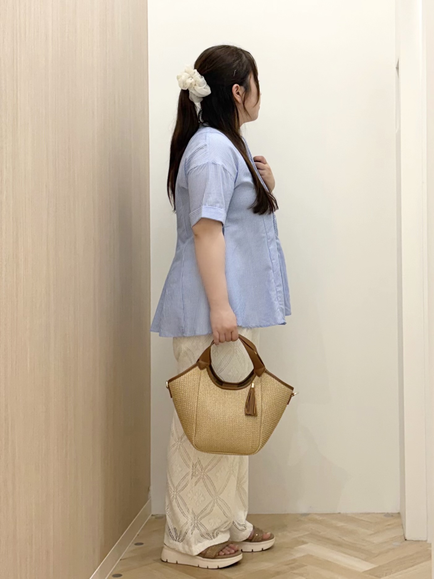 akariさんの「grove｜【洗濯機OK・ひんやり】さらっと軽やか、夏のフレアシャツ」を使ったコーディネート
