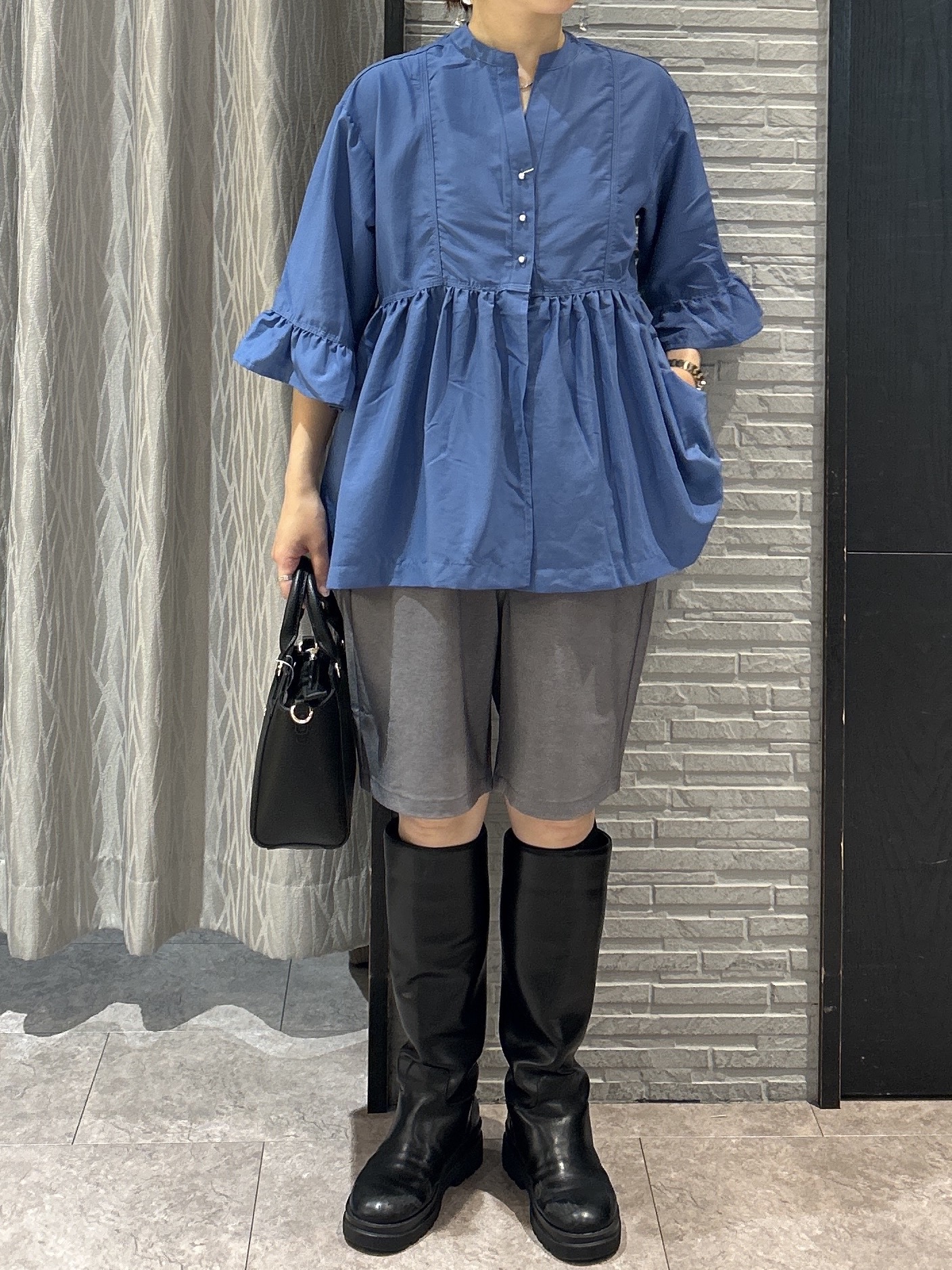 ga_riさんの「THE SHOP TK｜フリルチュニックブラウス【洗濯機OK】」を使ったコーディネート